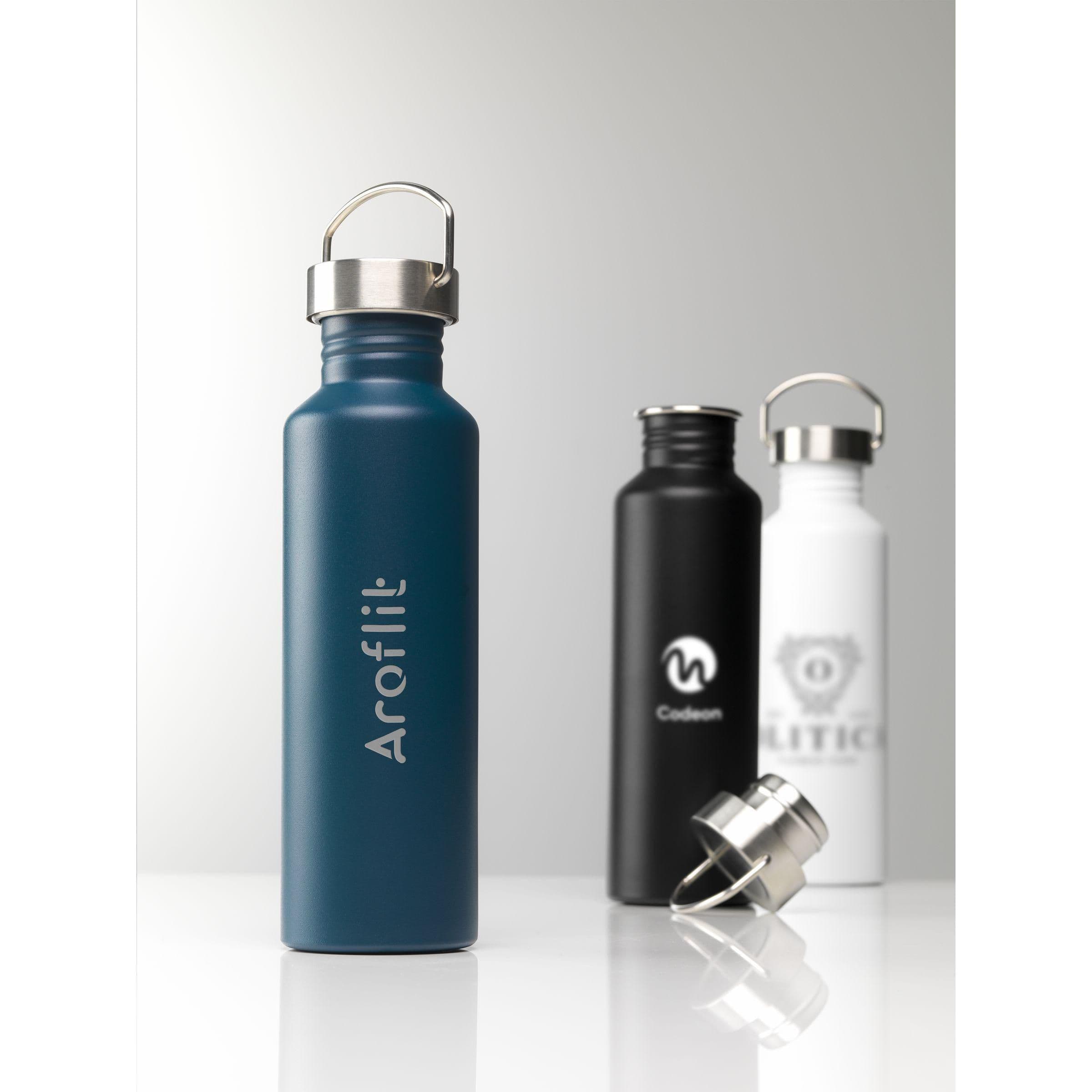 Bouteille simple paroi en acier recyclé RCS Nebraska 800 ml en situation