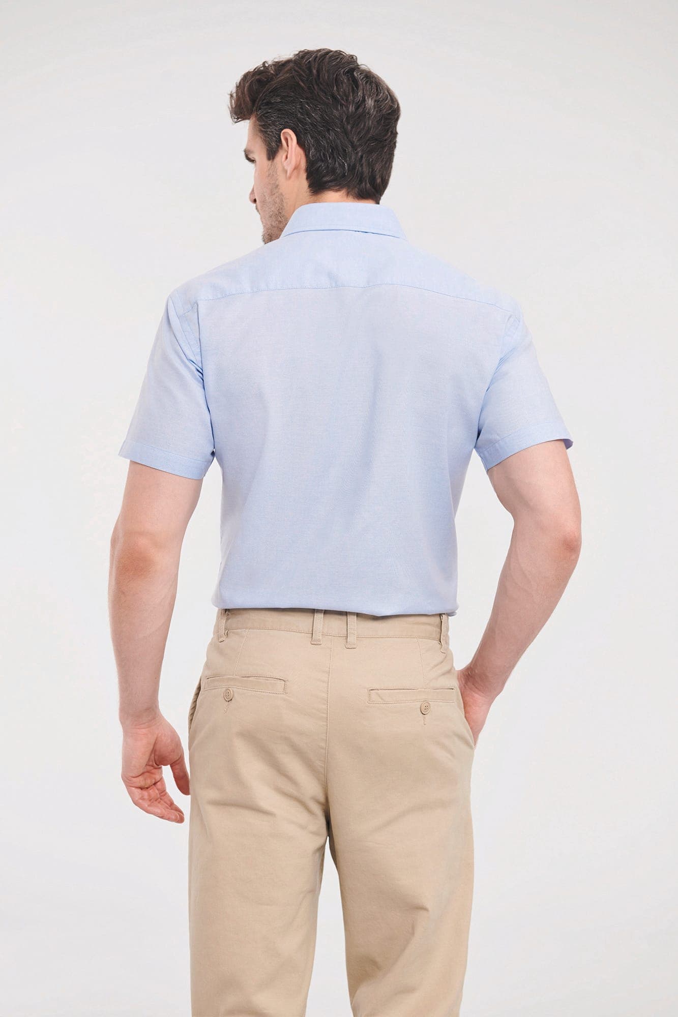 Chemise oxford cintrée manches courtes homme en situation