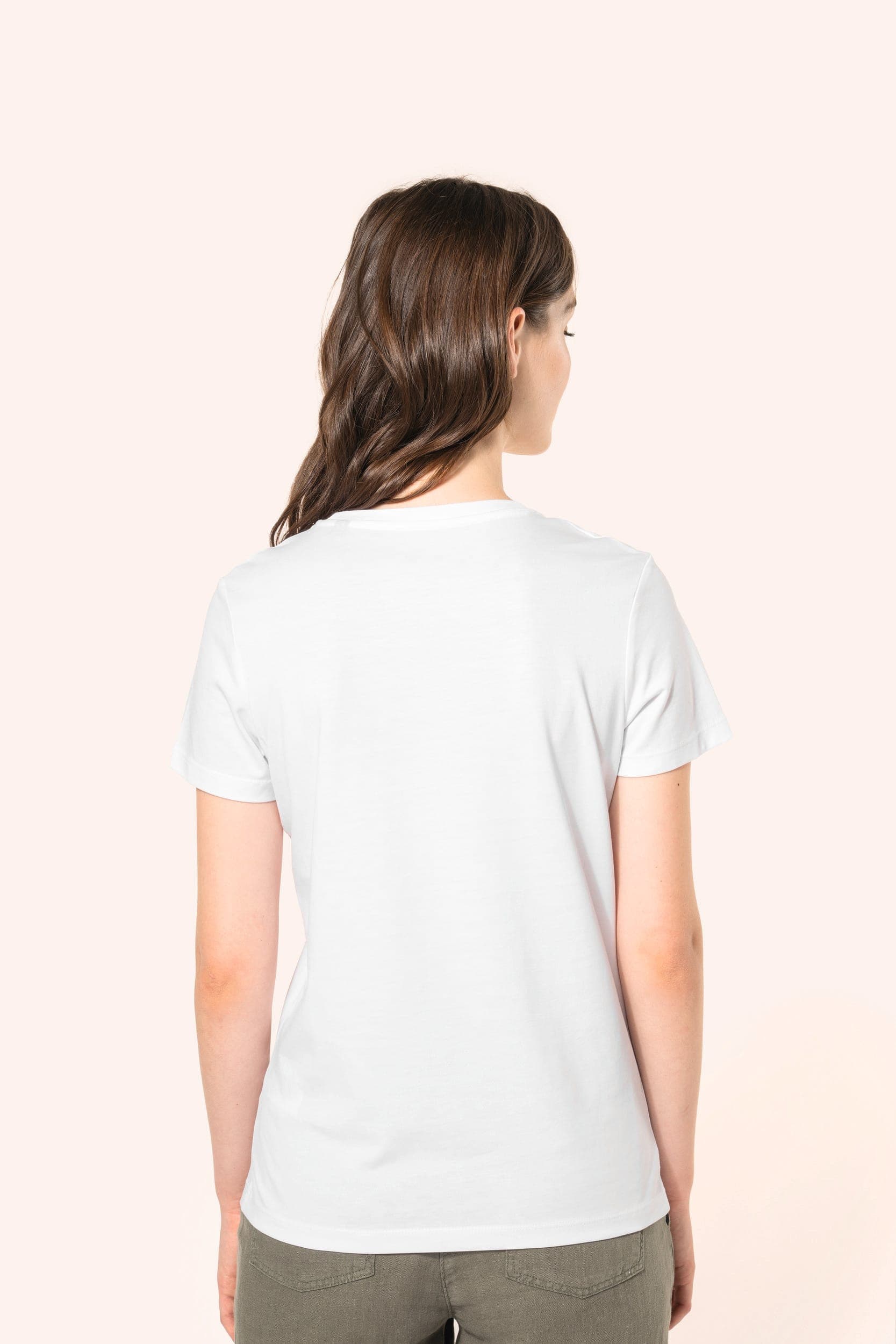 T-shirt Supima® col rond manches courtes femme en situation