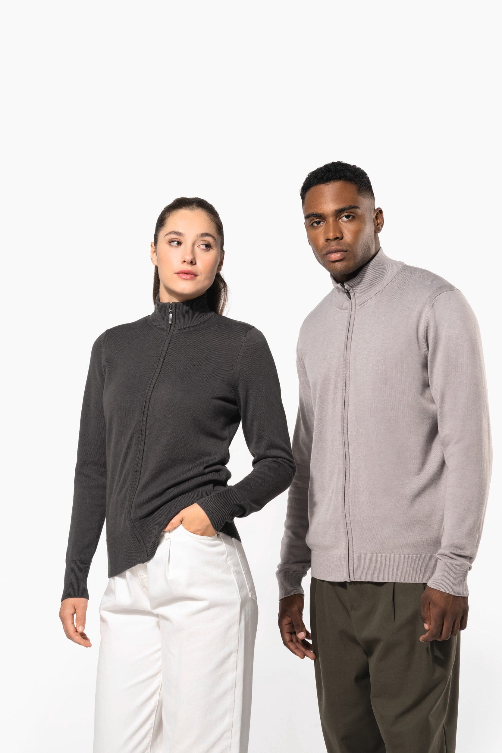 Cardigan zippé femme en situation