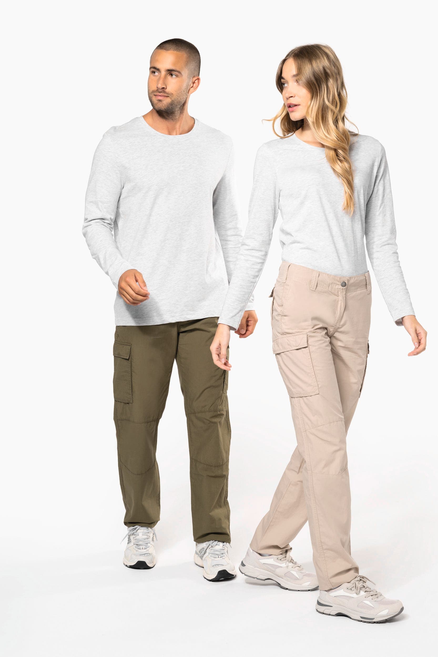 Pantalon léger multipoches femme en situation