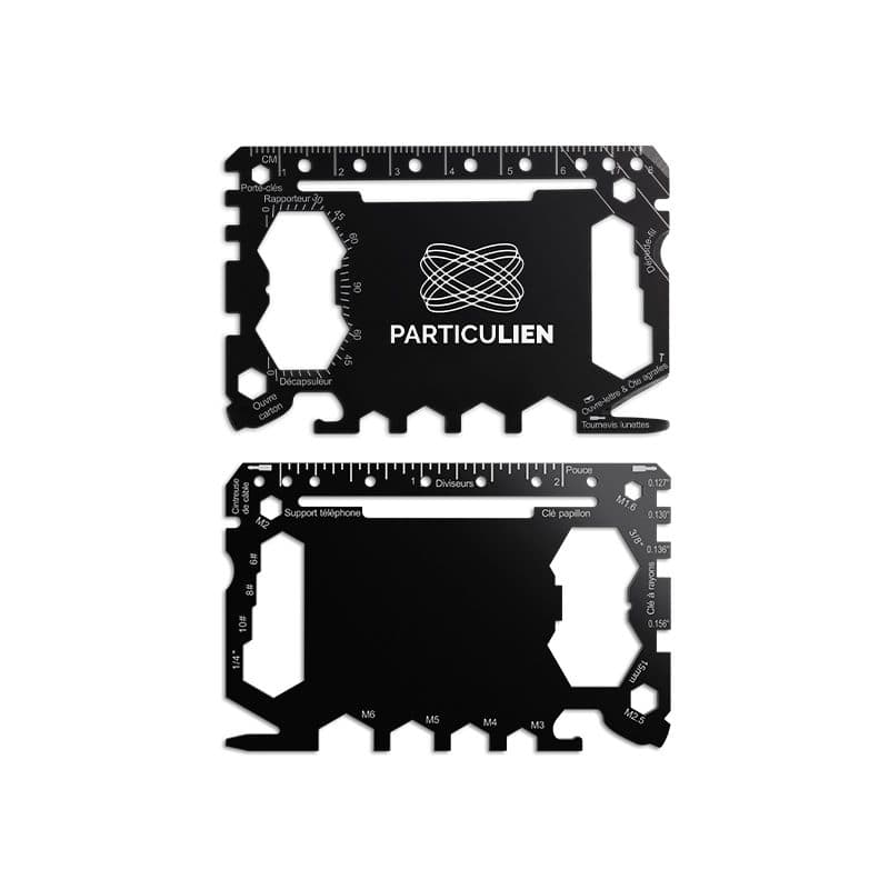 CARTE OUTIL MULTIFONCTION EN ACIER INOXYDABLE en situation