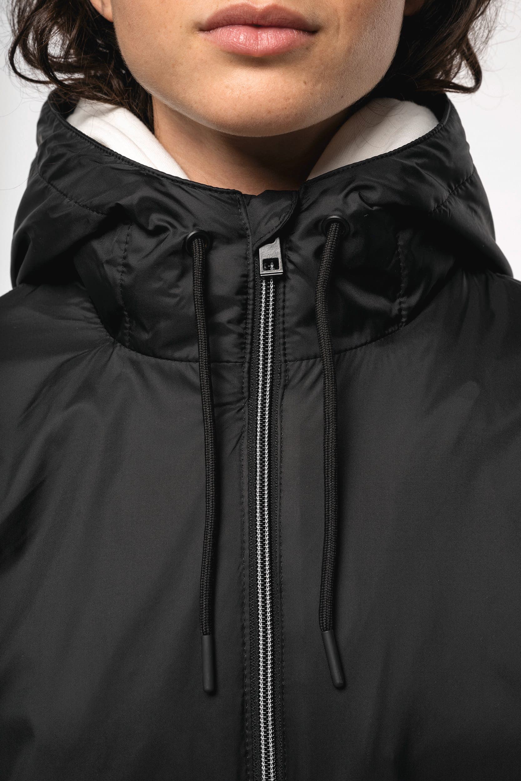Veste à capuche avec doublure en micropolaire unisexe en situation