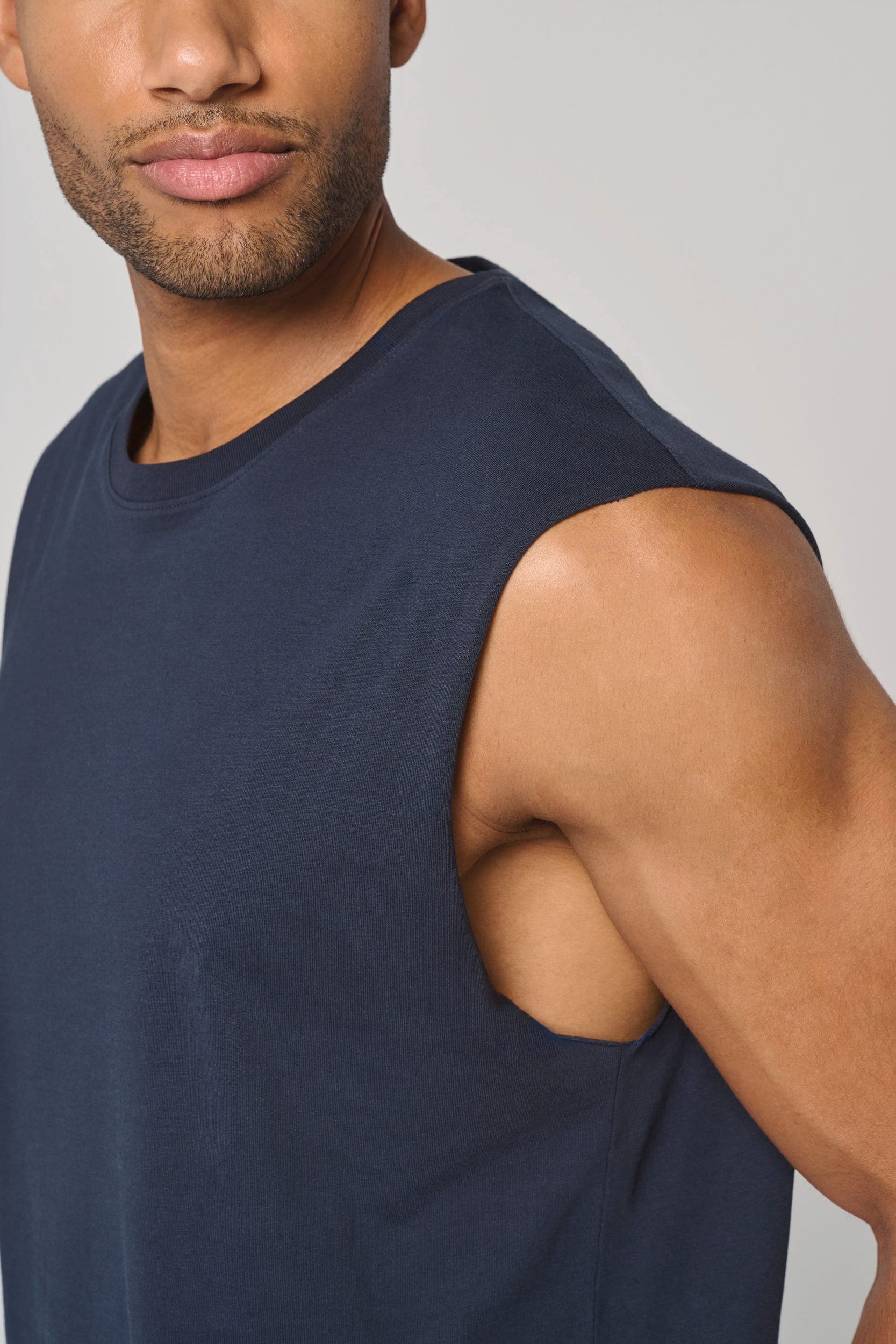 T-shirt sans manches 190 unisexe en situation
