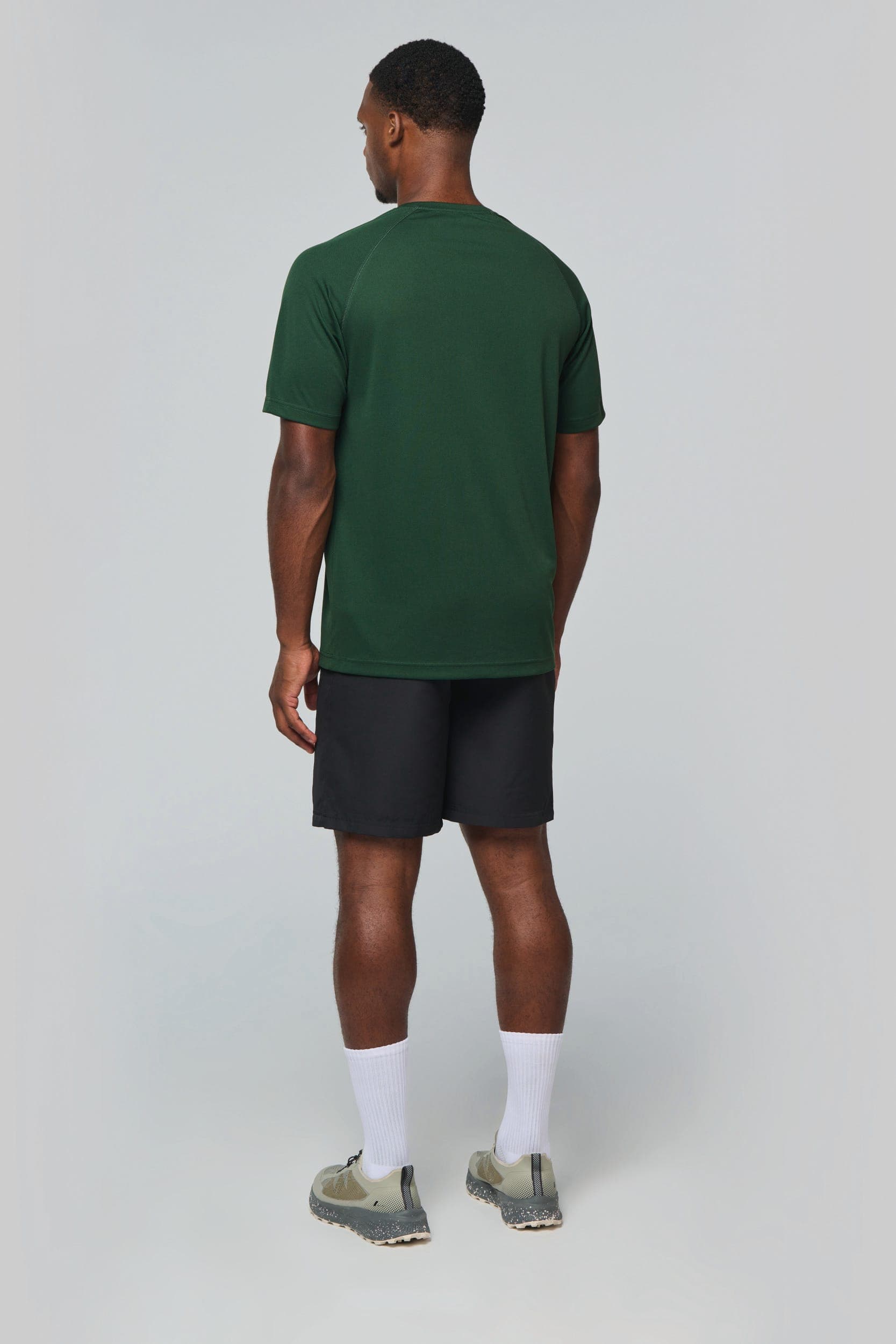 T-shirt de sport manches courtes homme en situation