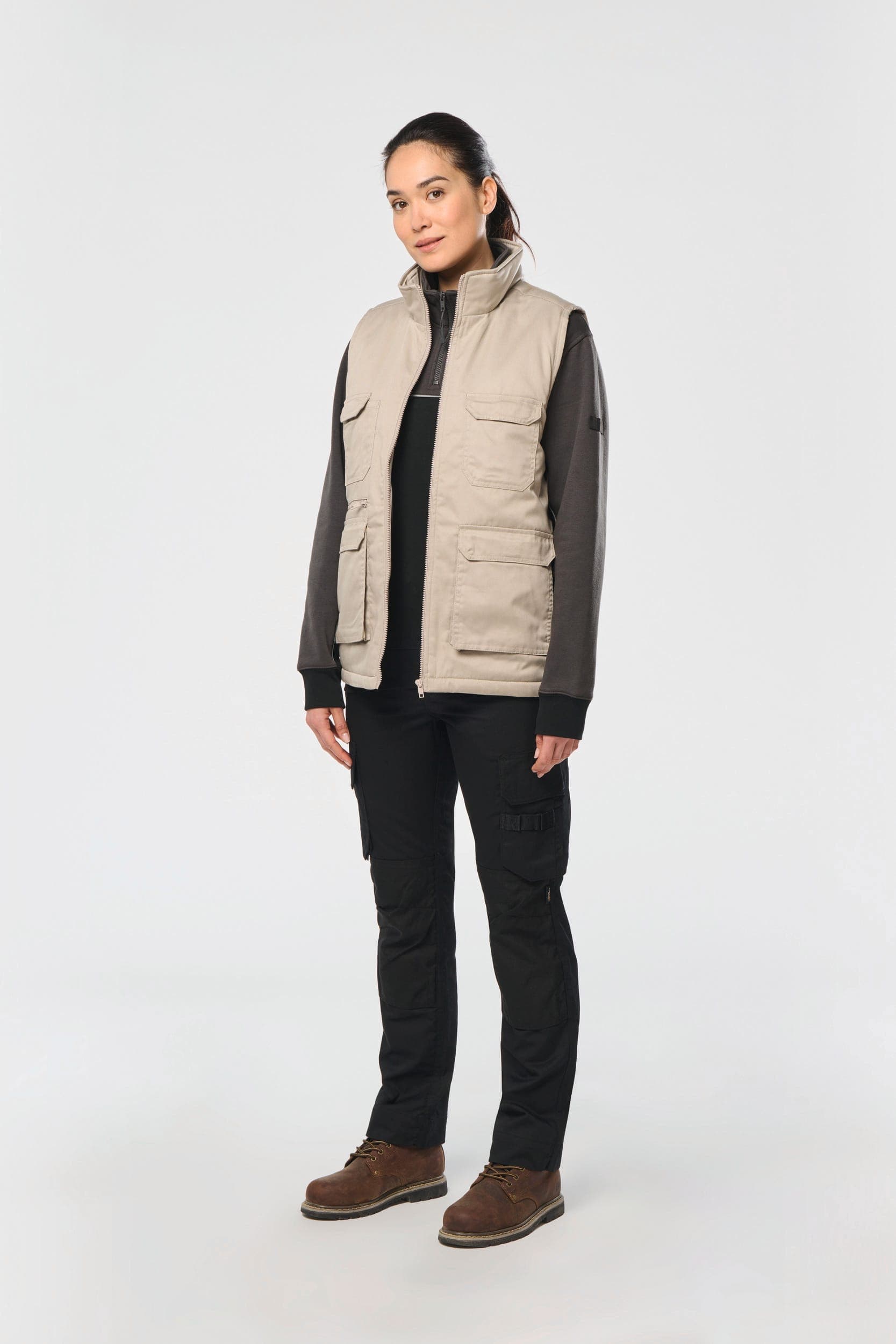 Gilet polycoton multipoches rembourré unisexe en situation
