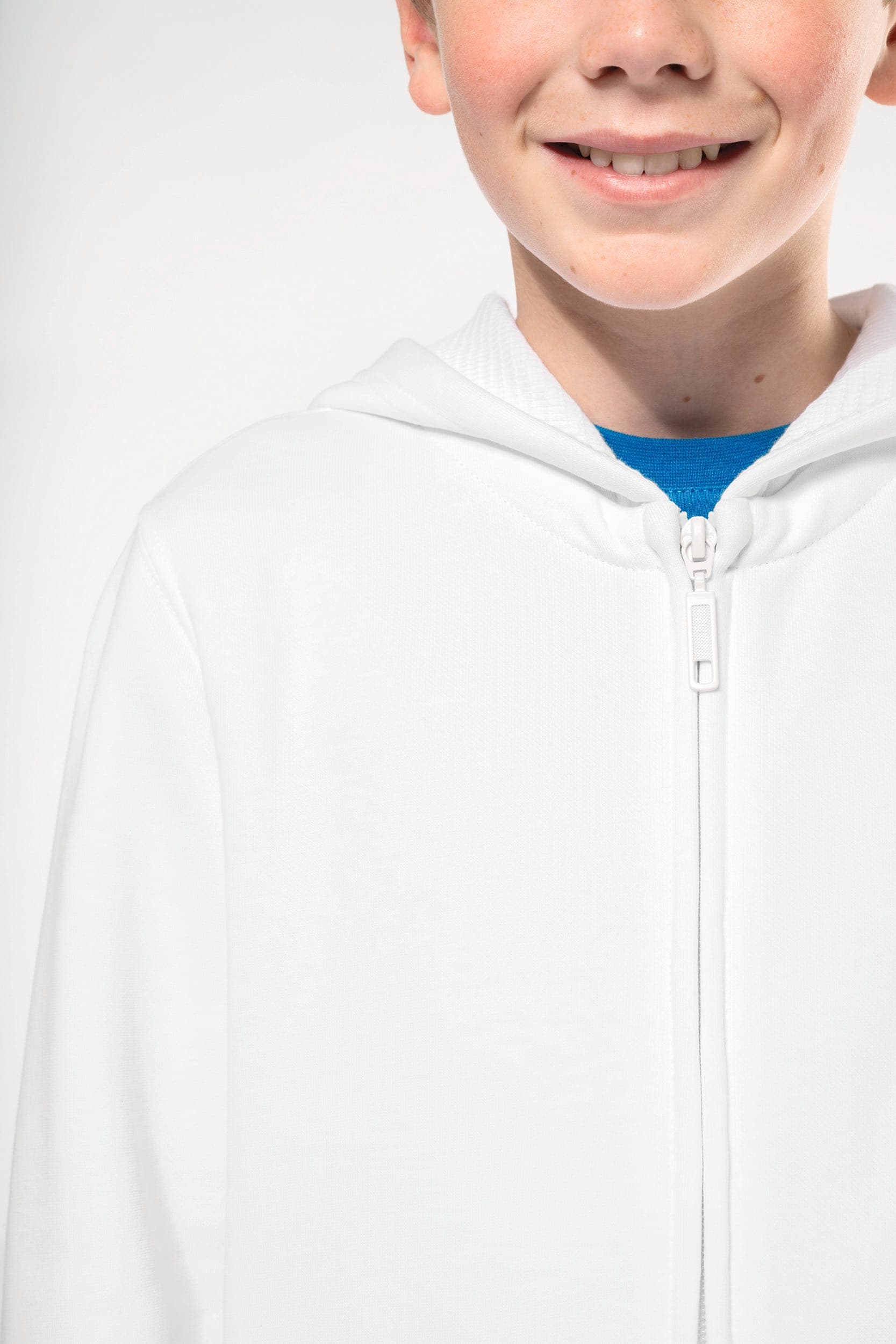 Sweat-shirt capuche zippé enfant en situation