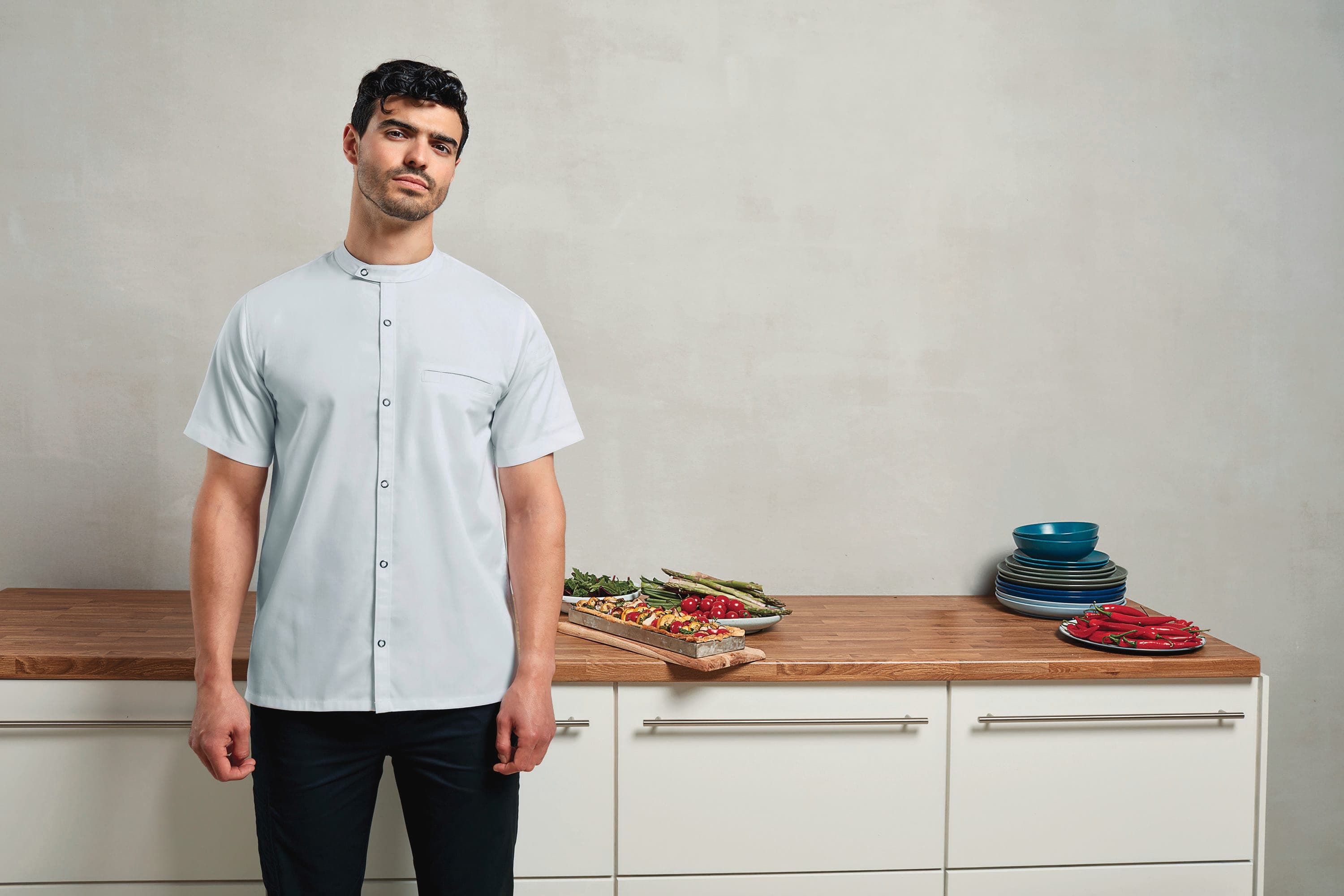 Veste chef cuisinier manches courtes en situation