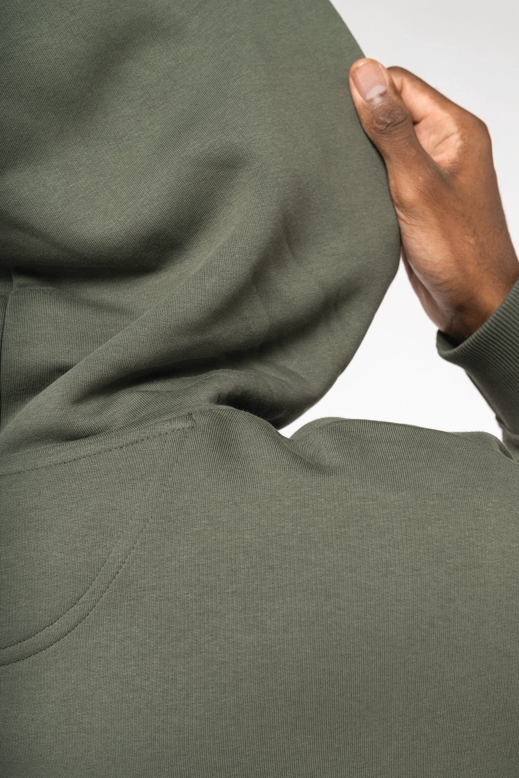 Sweat-shirt écoresponsable à capuche oversize unisexe en situation