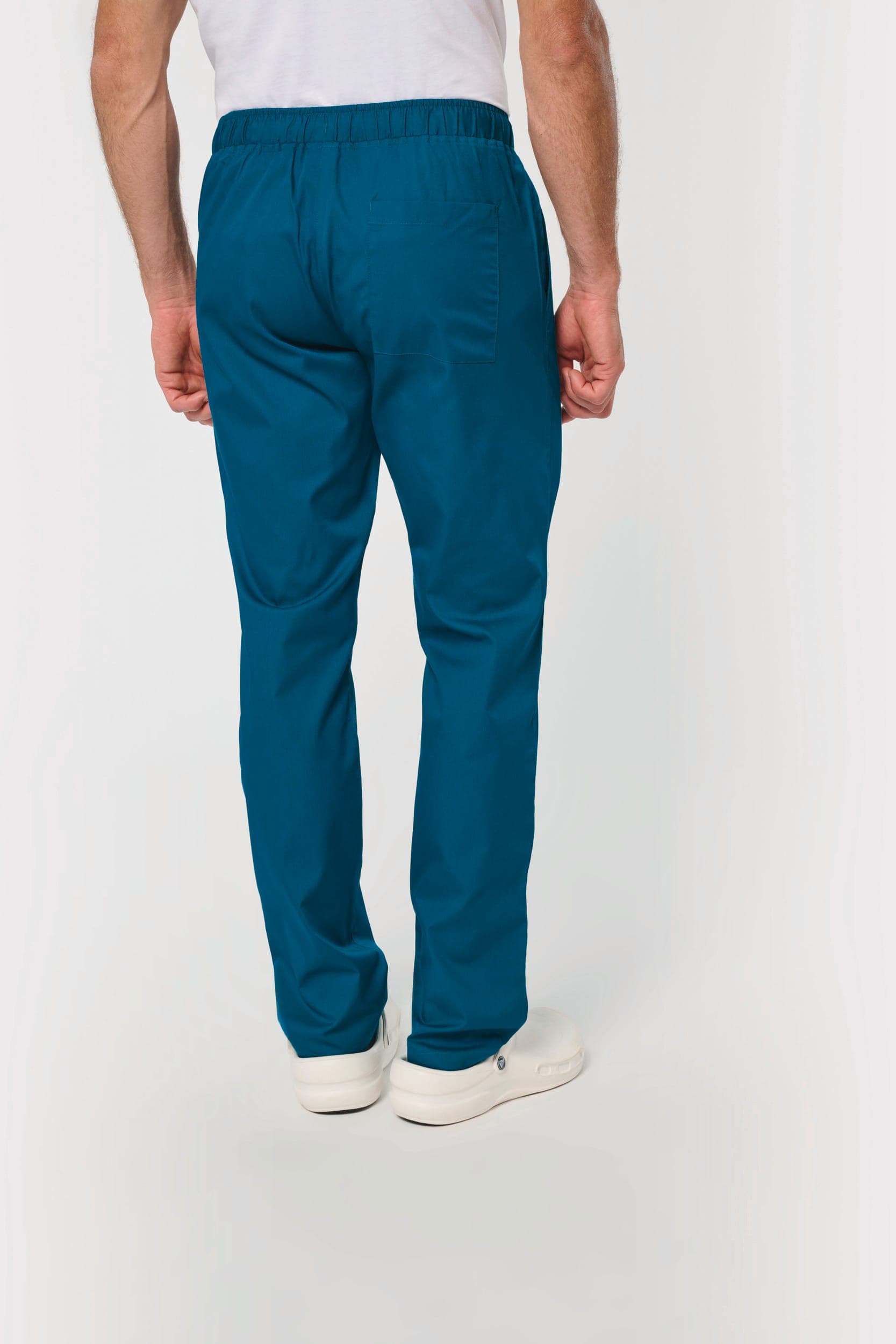 Pantalon polycoton homme en situation