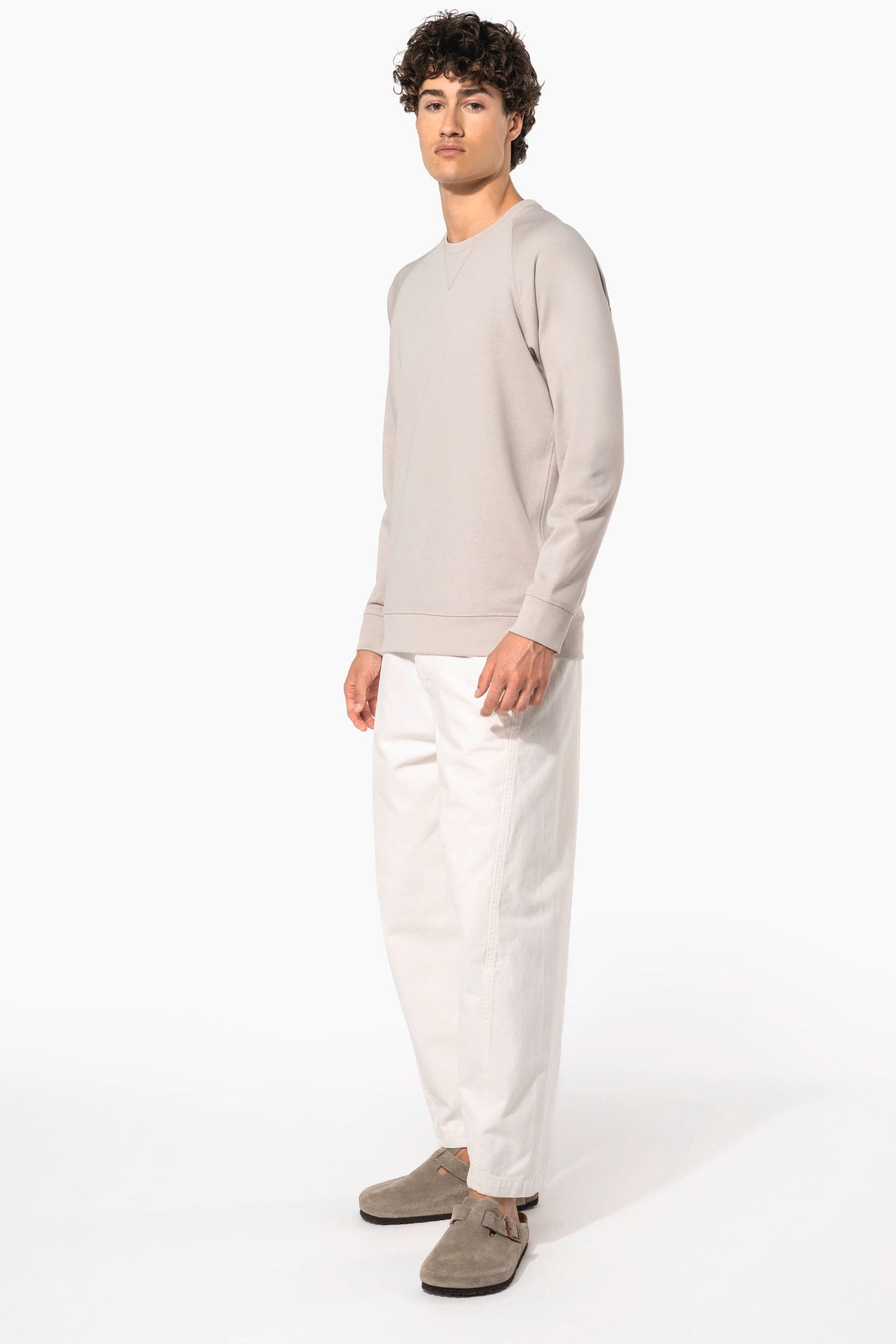 Sweat-shirt Bio col rond manches raglan homme en situation
