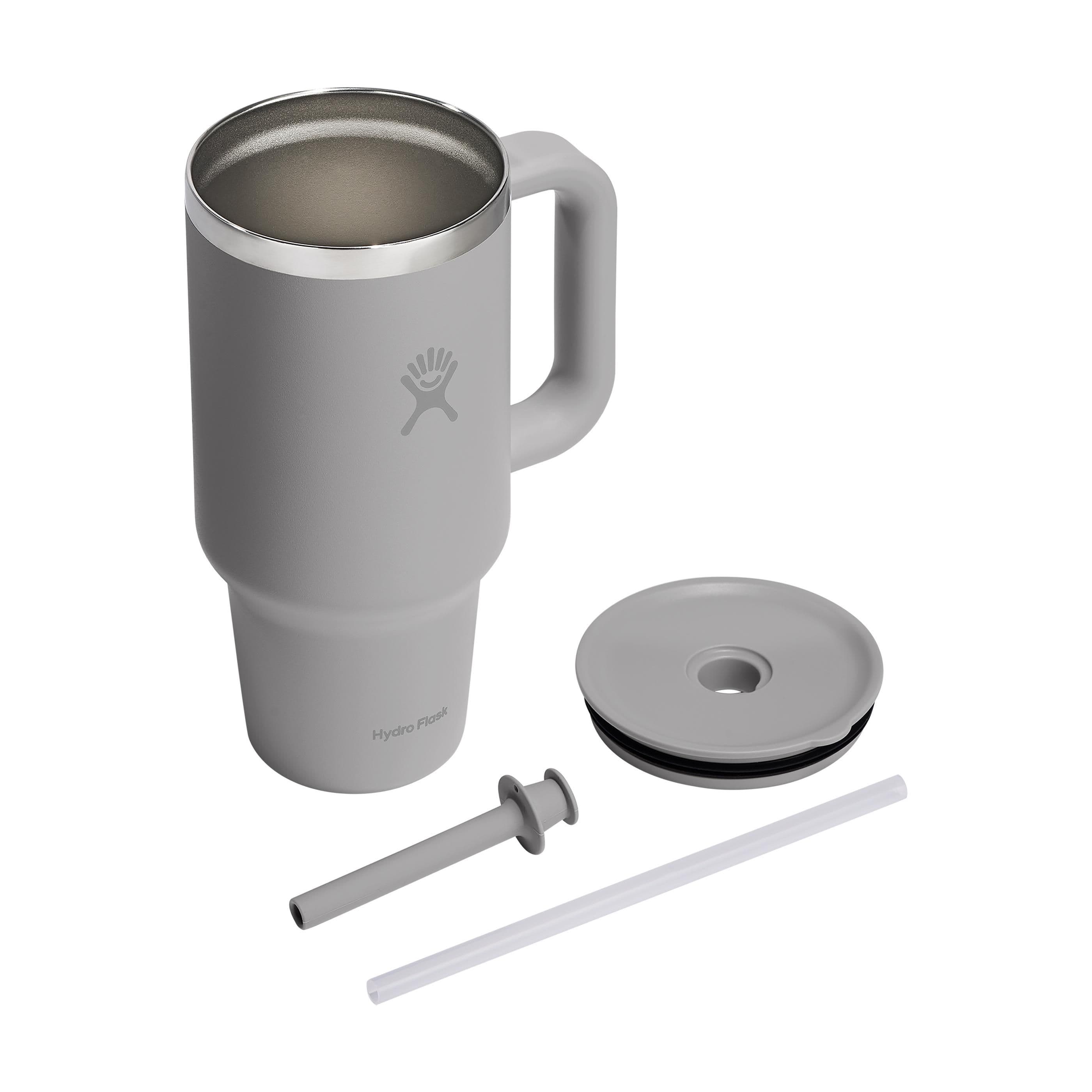 Gobelet Hydro Flask Travel 946 ml en situation