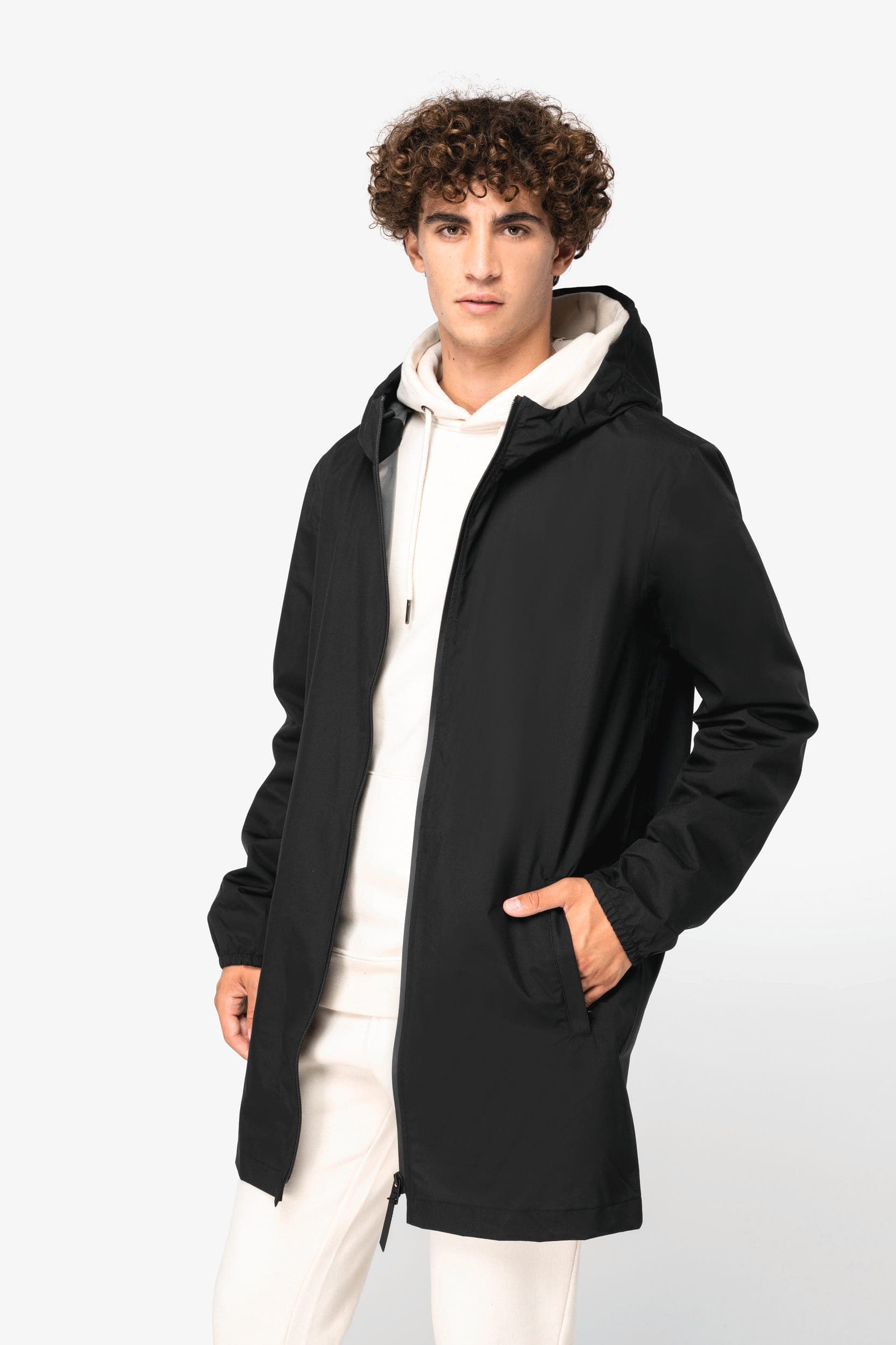 Veste écoresponsable imperméable unisexe en situation