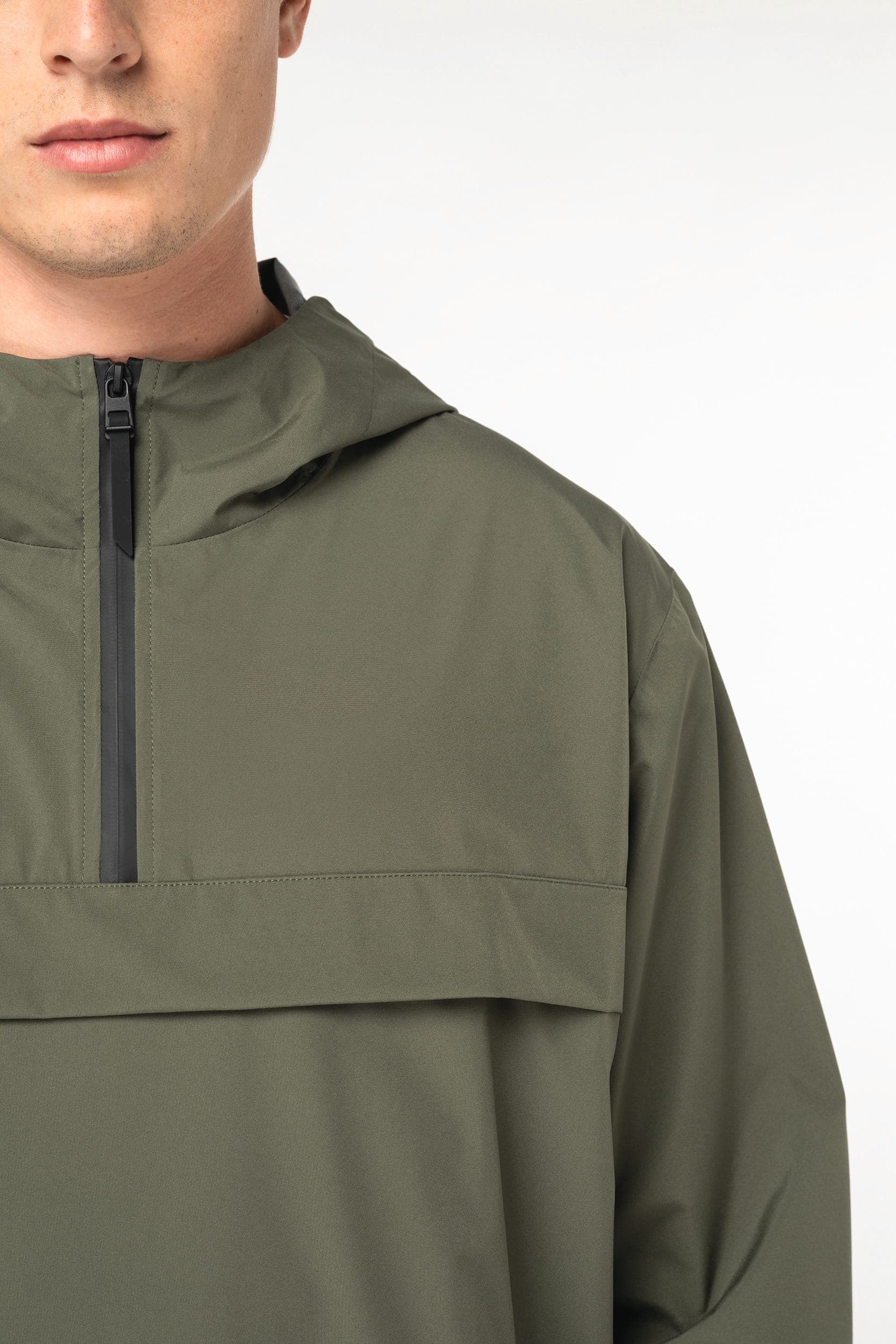 Veste coupe-vent imperméable écoresponsable quart zip unisexe en situation