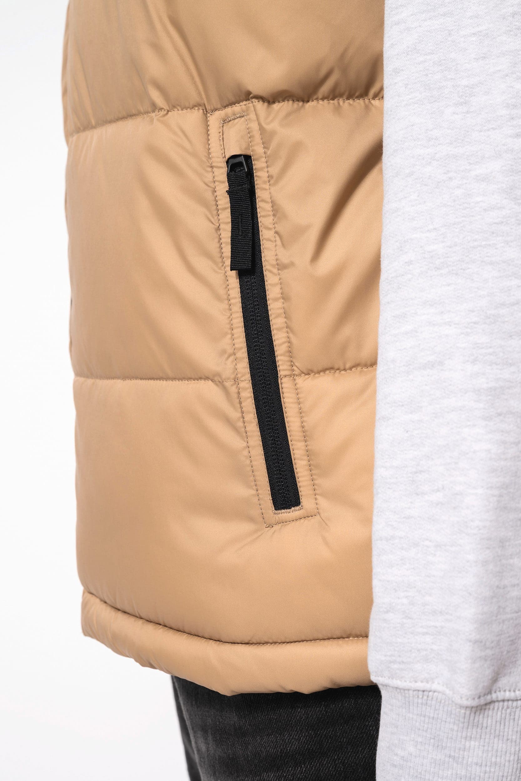 Bodywarmer matelassé bi-ton unisexe en situation