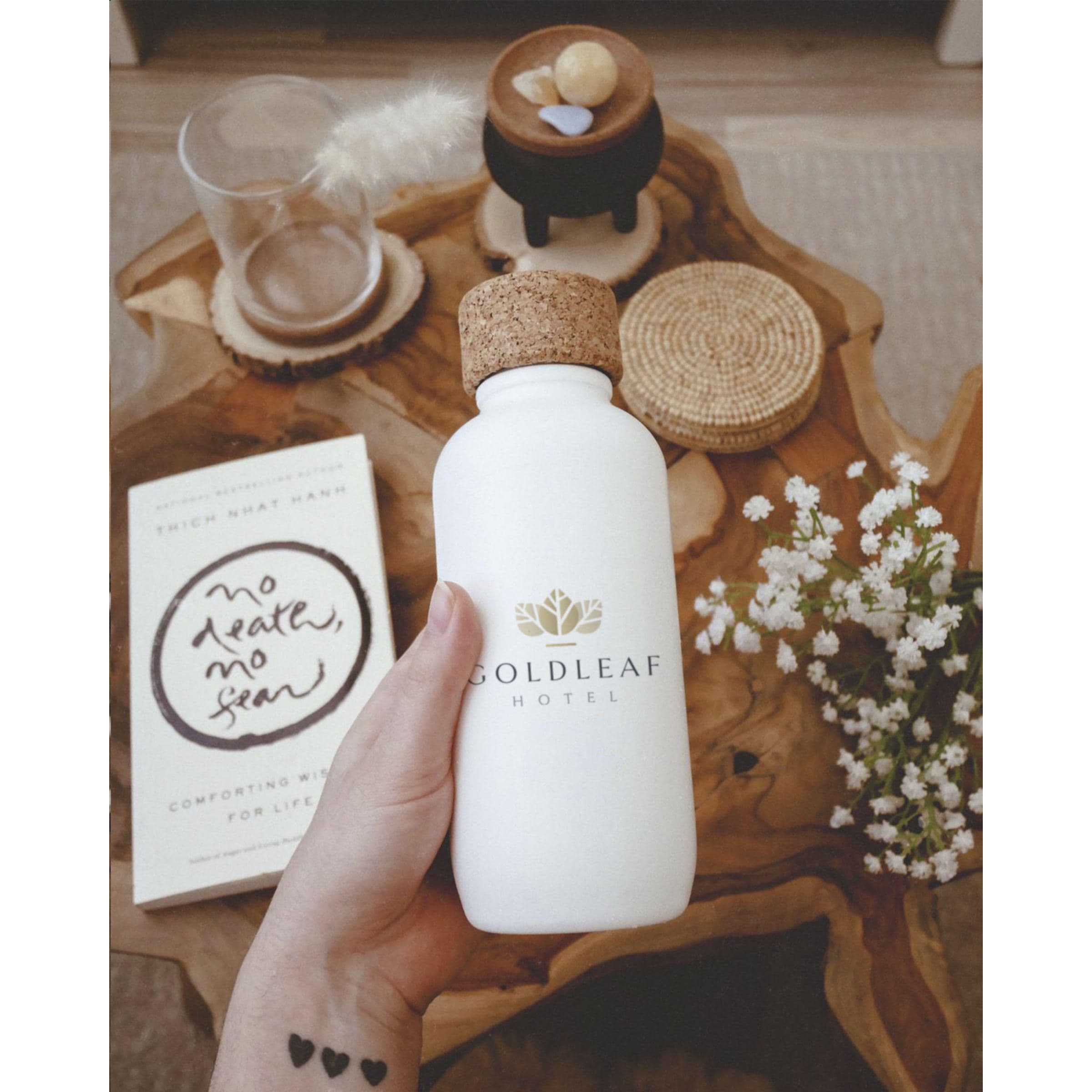 Bouteille EcoBottle blanc 650 ml d'origine végétale - fabriquée en EU en situation