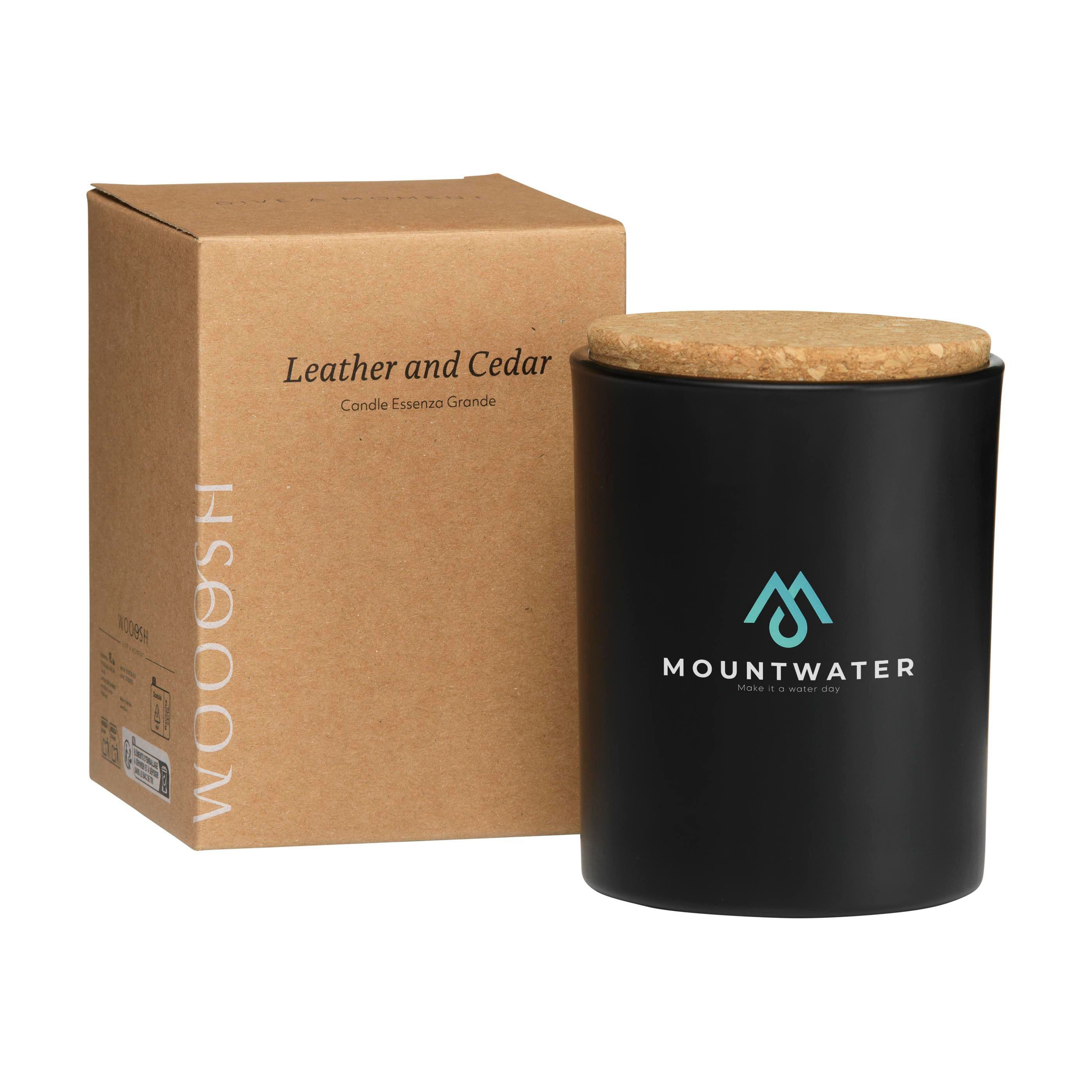 Bougie parfumée Wooosh Candle Essenza grande en situation