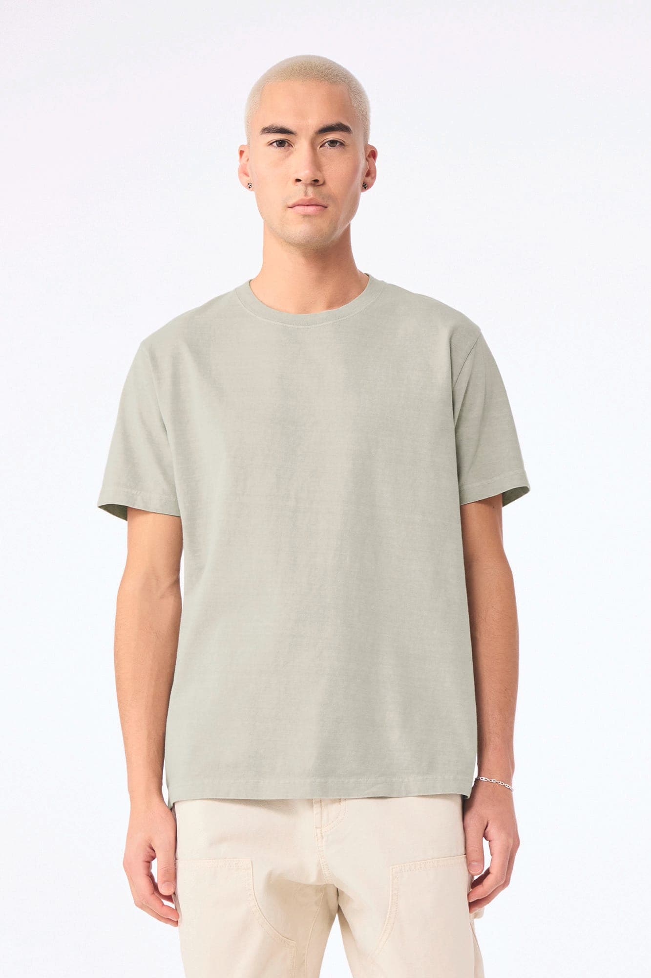 T-shirt délavé épais unisexe en situation