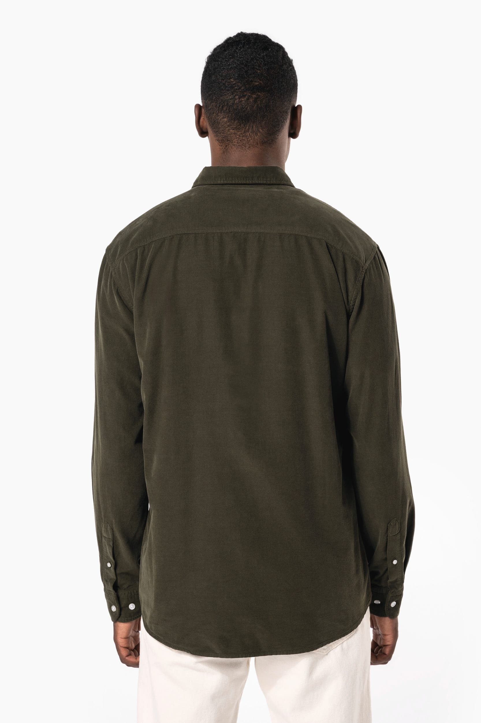 Chemise manches longues en velours homme en situation
