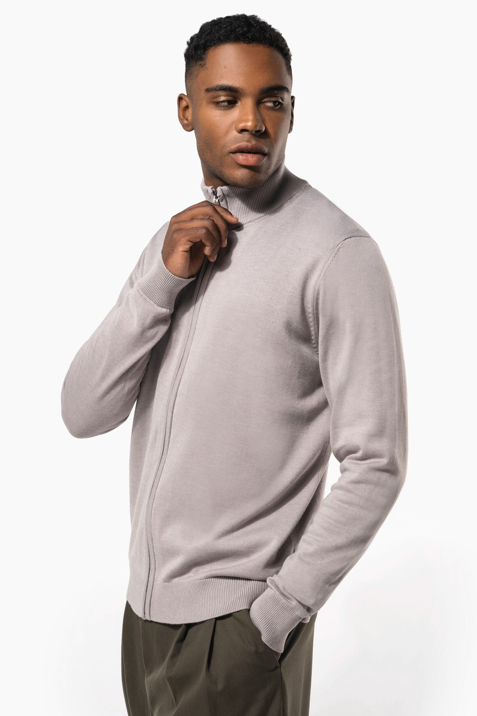 Cardigan zippé homme en situation