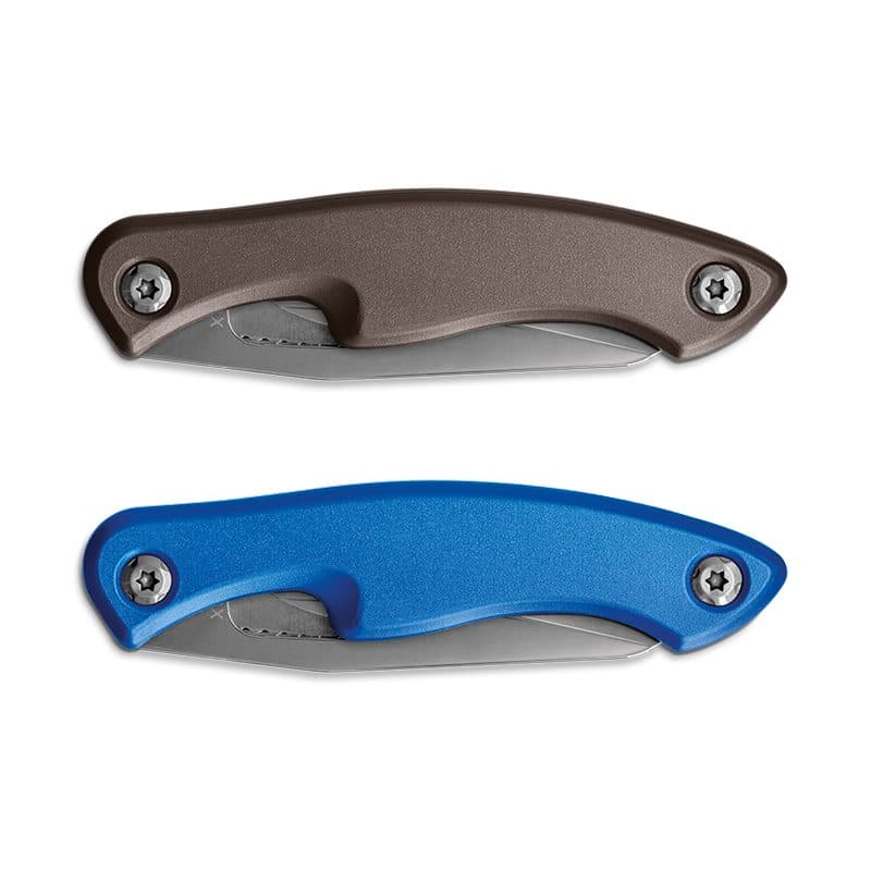 COUTEAU PLIABLE MANCHE ALU LAME INOX en situation