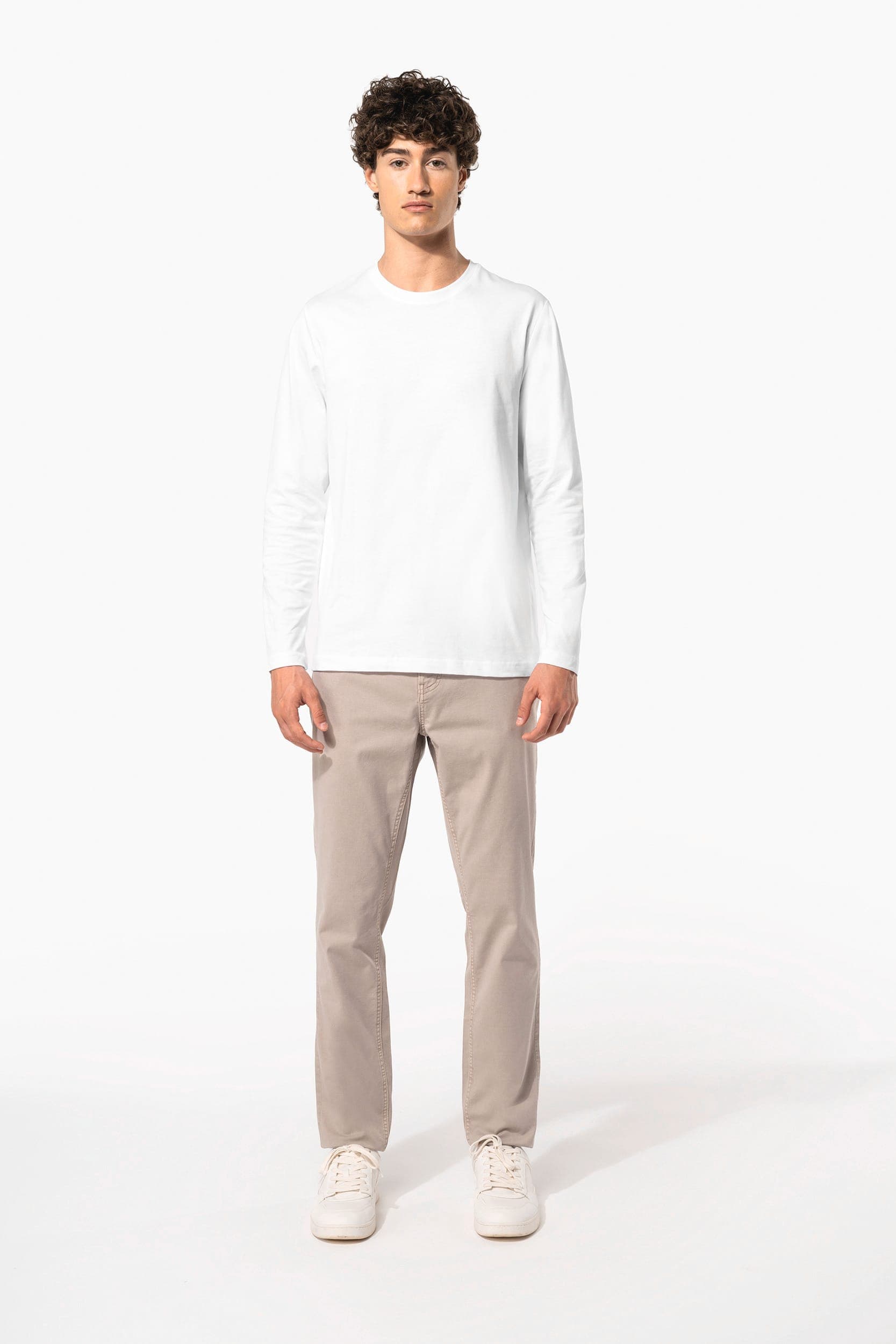 Pantalon 5 poches homme en situation