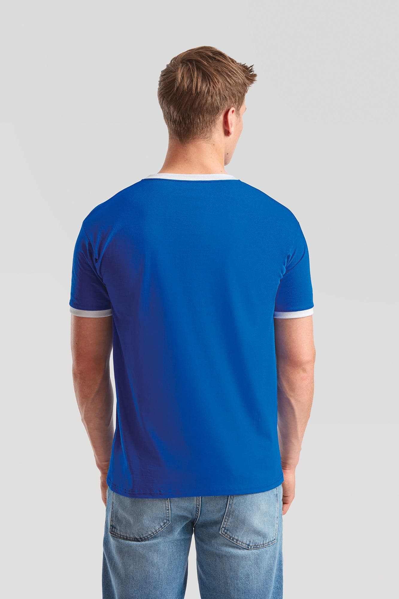 T-shirt Ringer Valueweight en situation