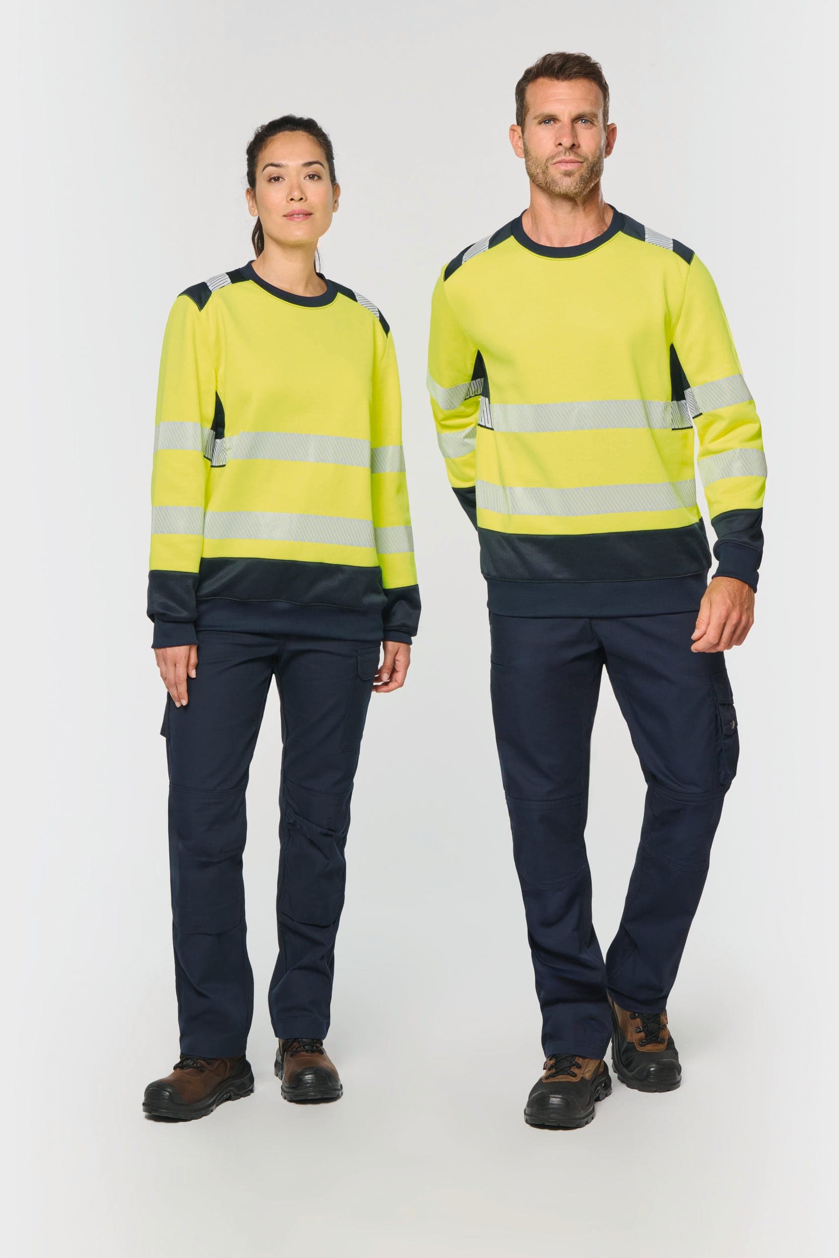 Sweat-shirt de sécurité recyclé col rond unisexe en situation