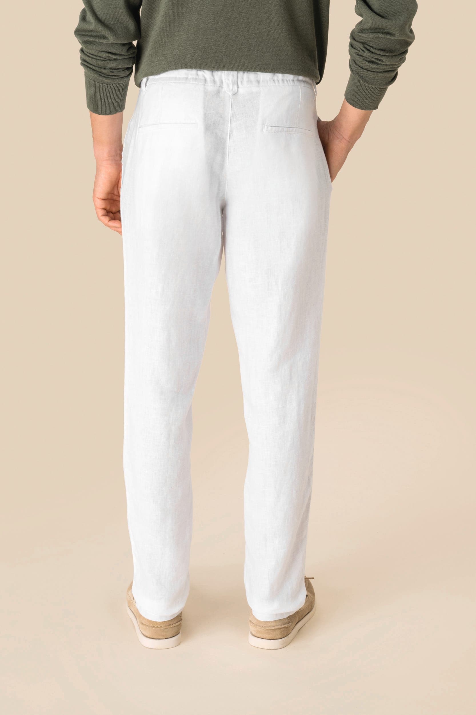 Pantalon délavé en lin homme en situation