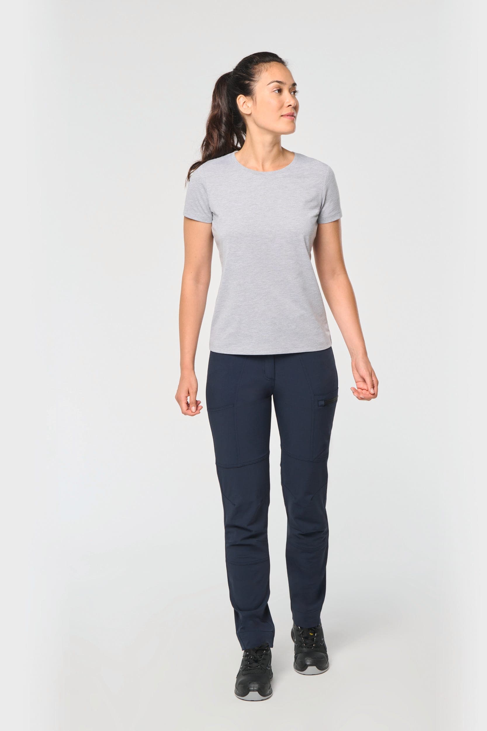Pantalon recyclé stretch femme en situation