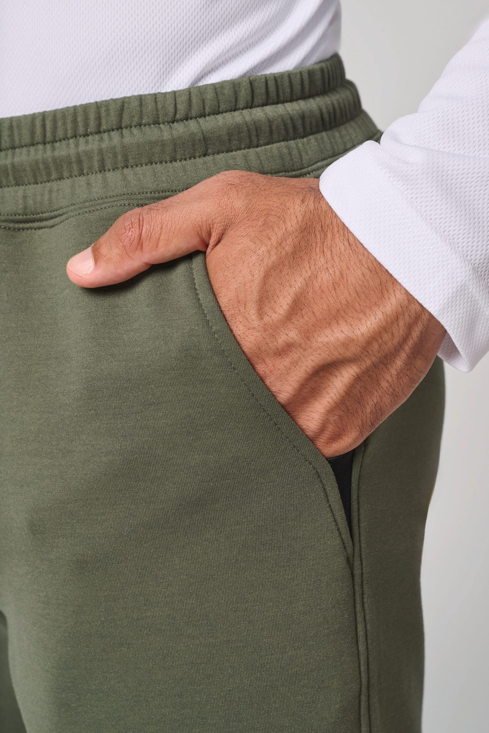 Short homme en situation