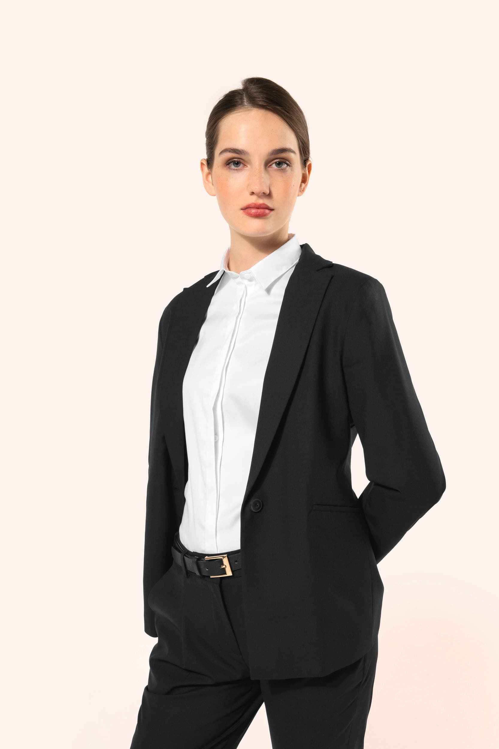 Veste blazer femme en situation