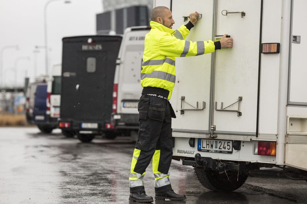 Jobman 1359 Hv Pilot Jacket en situation