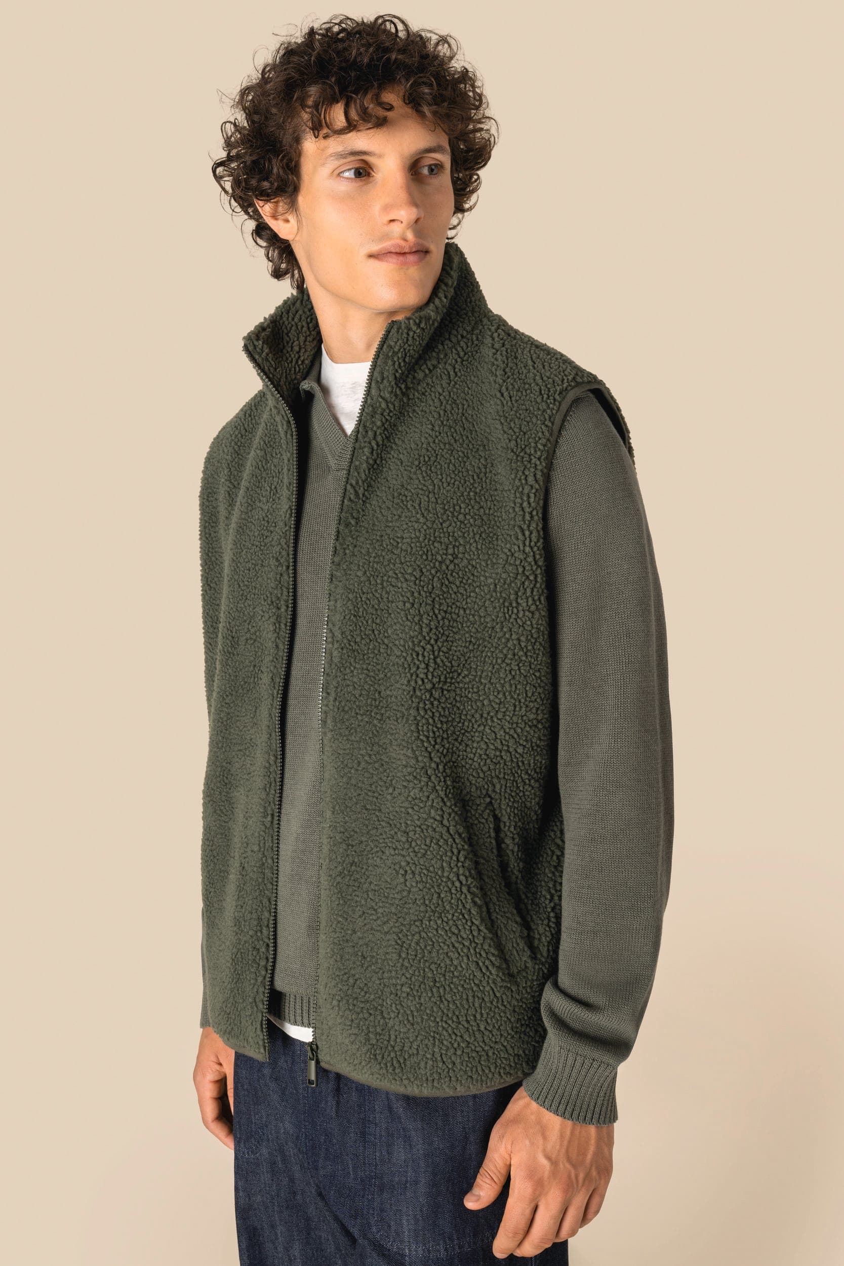 Veste sans manches en sherpa homme en situation