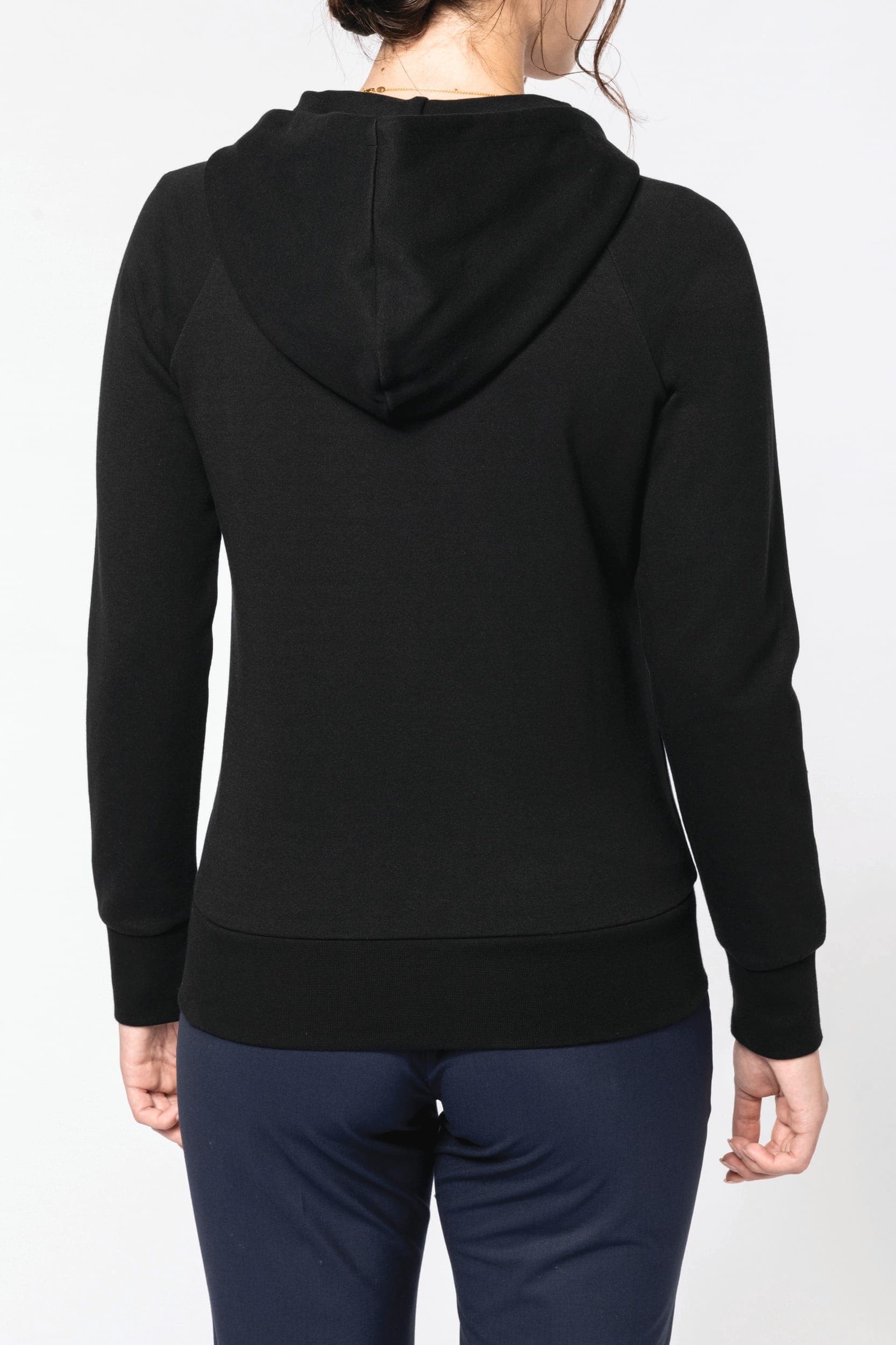 Veste zippée à capuche femme en situation