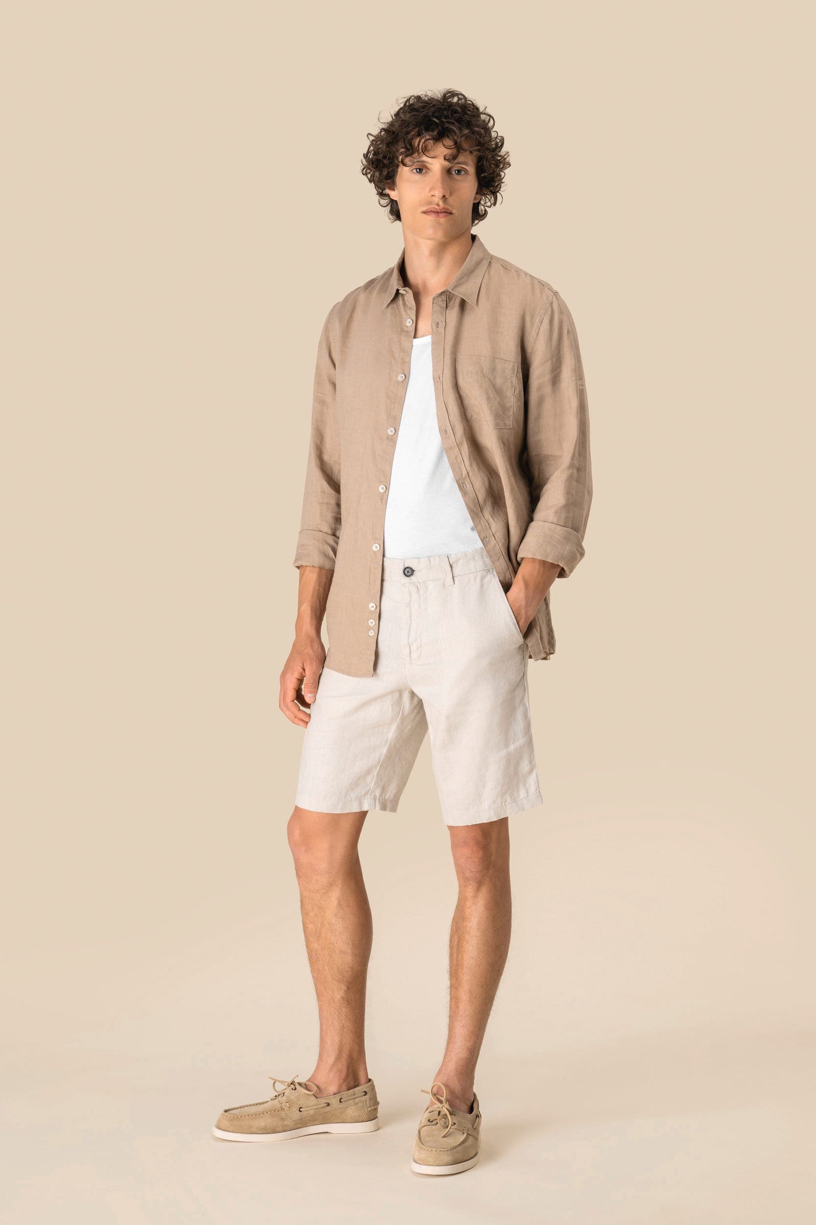 Bermuda en lin homme en situation