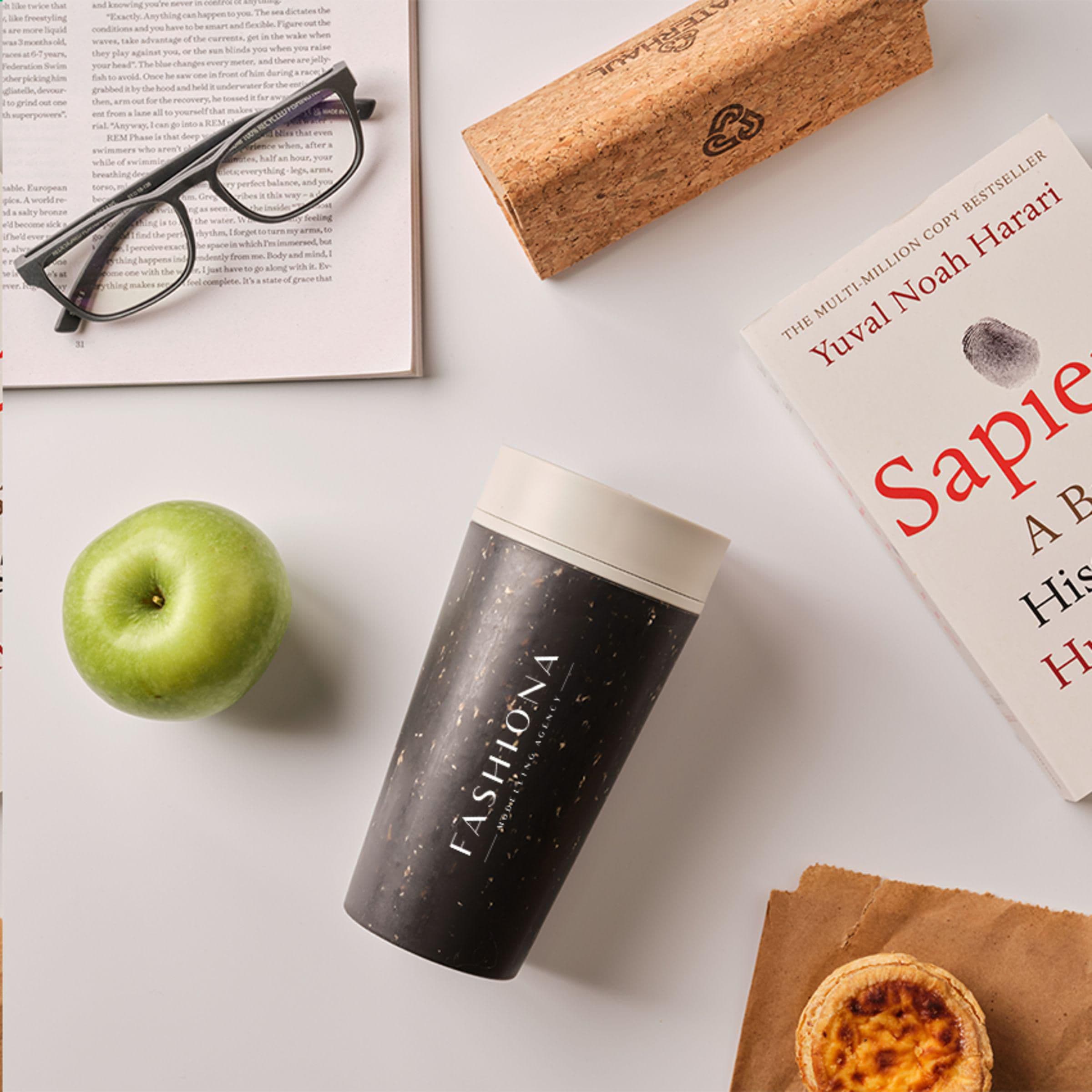 Mug Circular&Co café recyclé 340 ml en situation