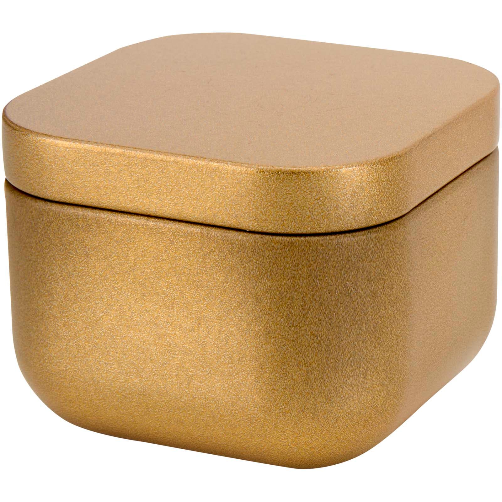 Bougie Tindra en boîte métal au format carré et senteur vanille coloris Doré