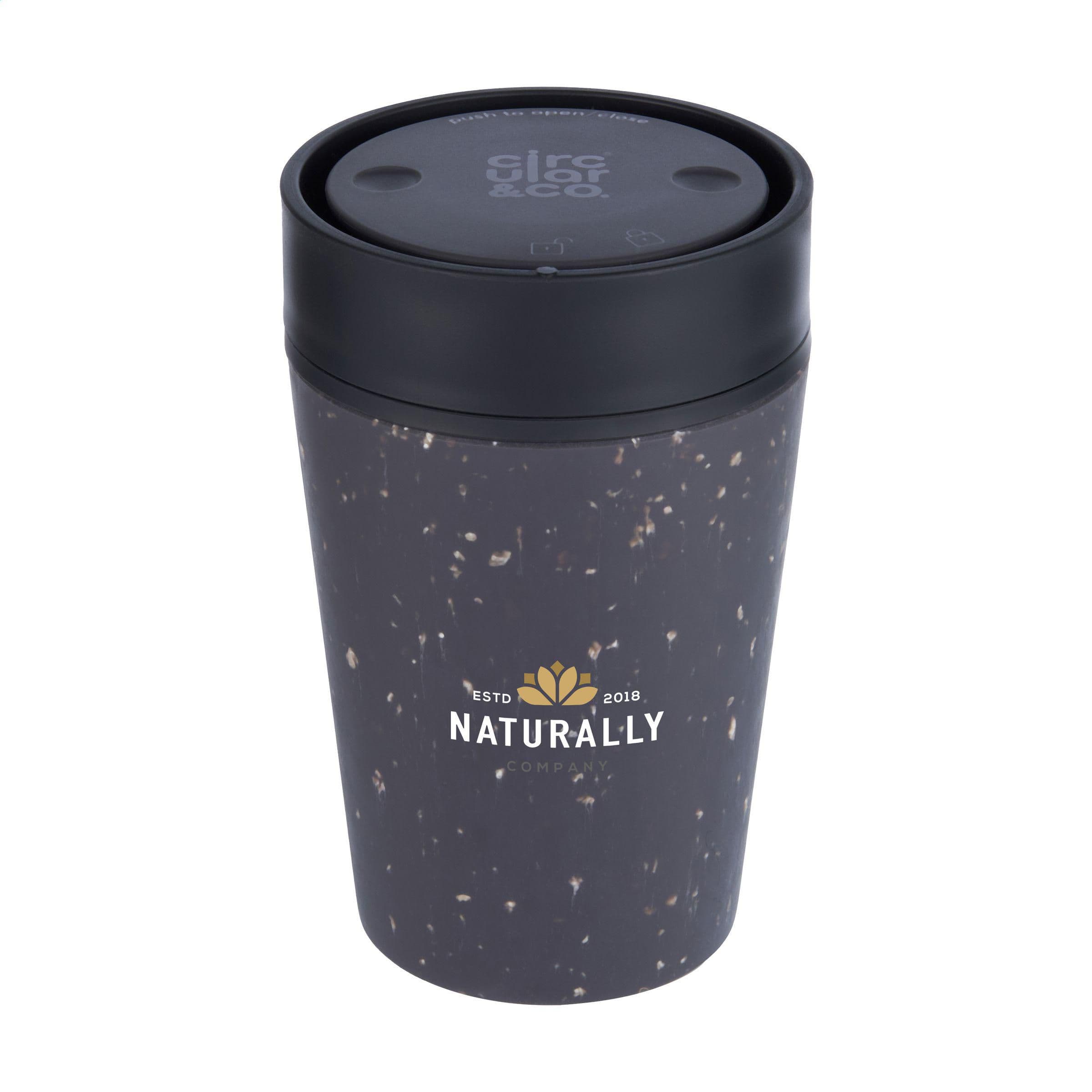Mug Circular&Co café recyclé 227 ml en situation