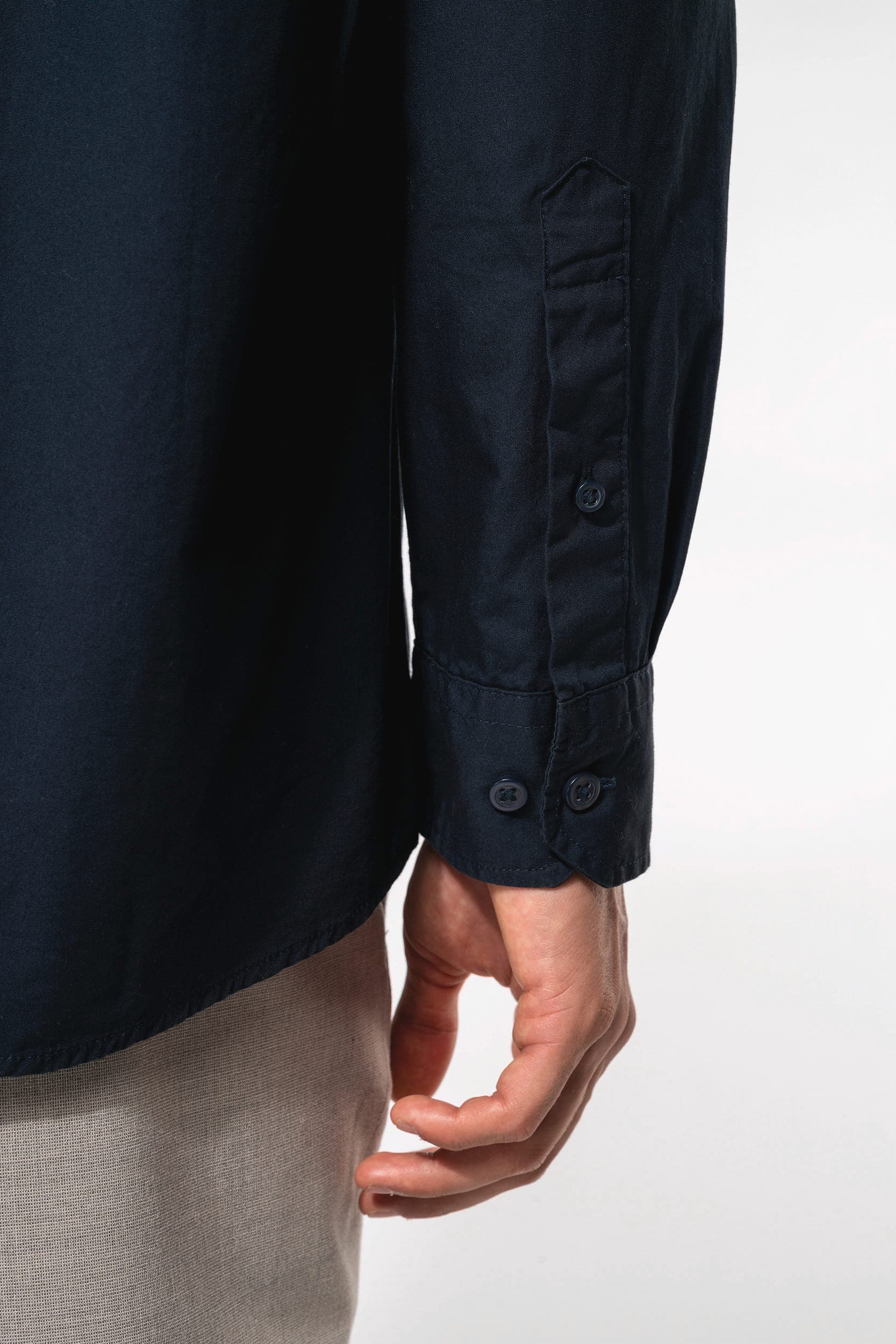 Chemise safari manches longues homme en situation