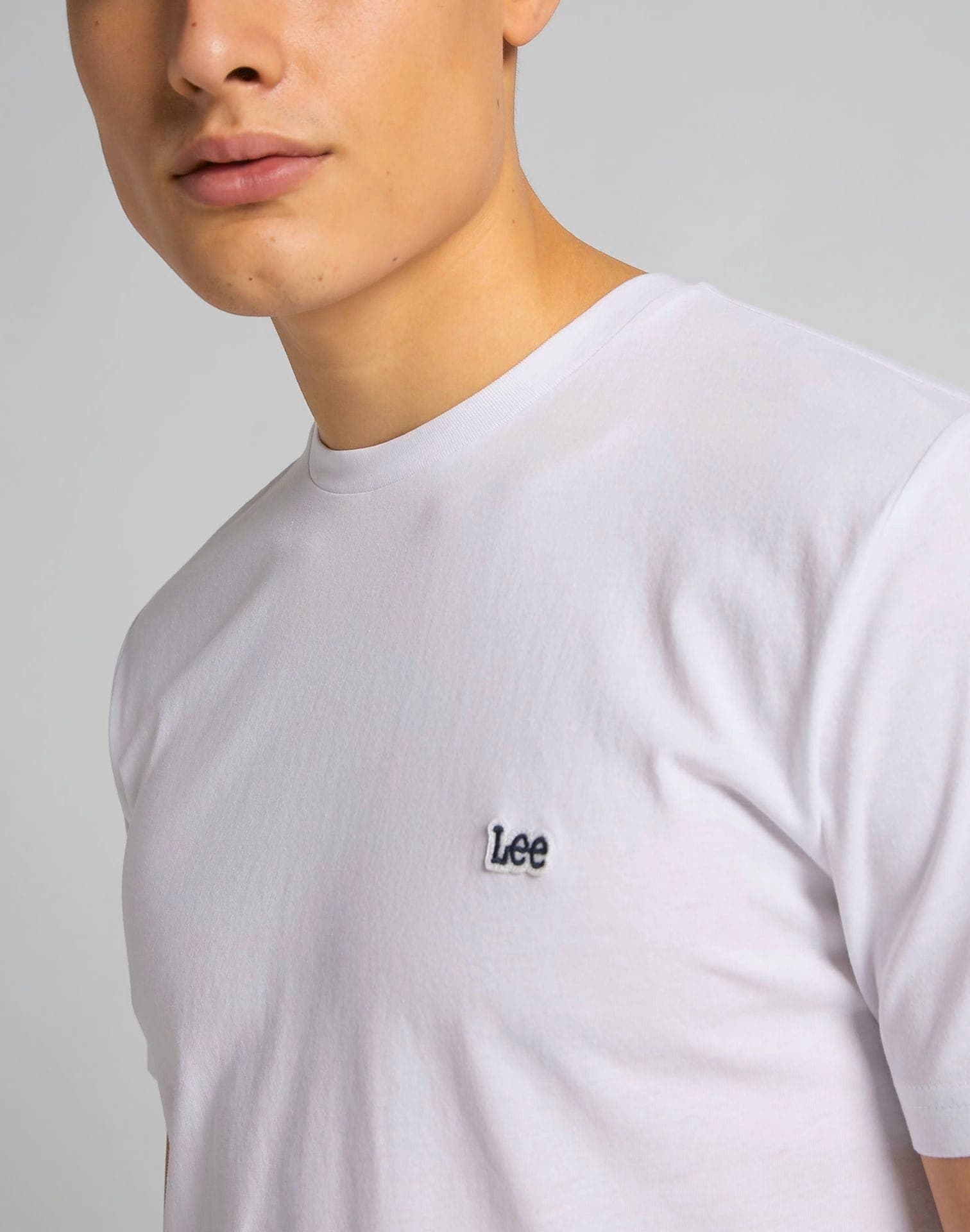 T-shirt Patch Logo Lee en situation