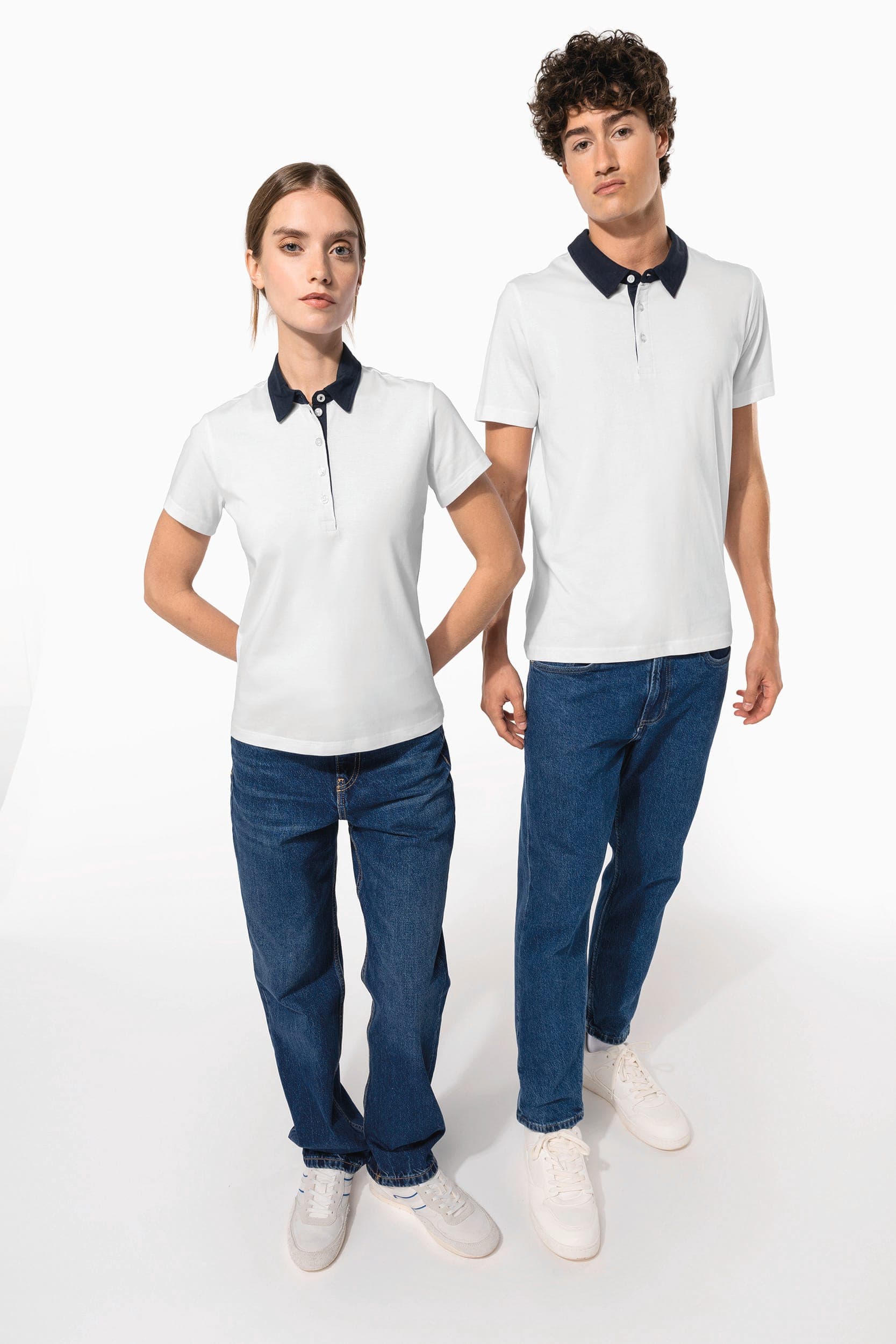 Polo jersey bicolore homme en situation