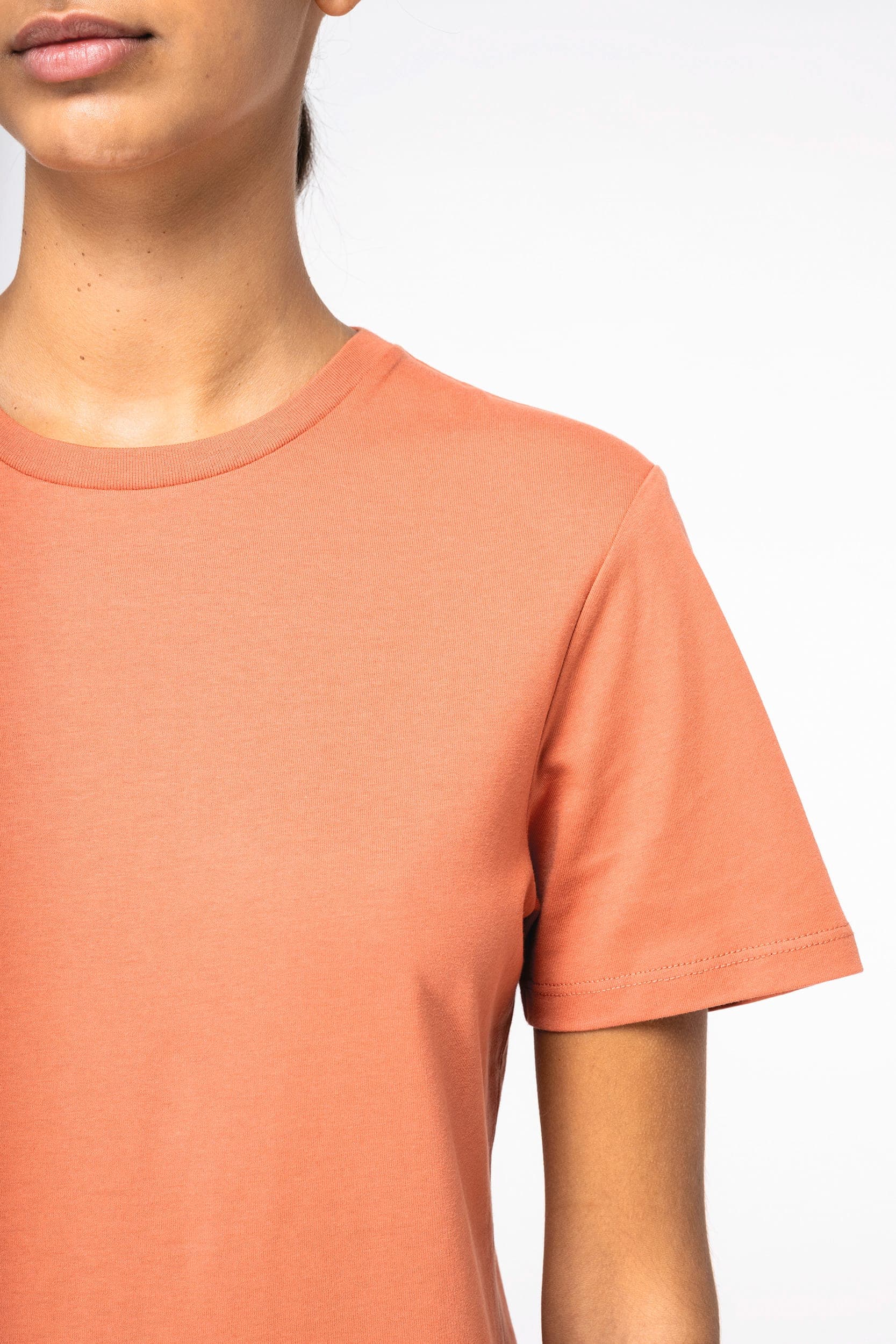 T-shirt écoresponsable unisexe en situation