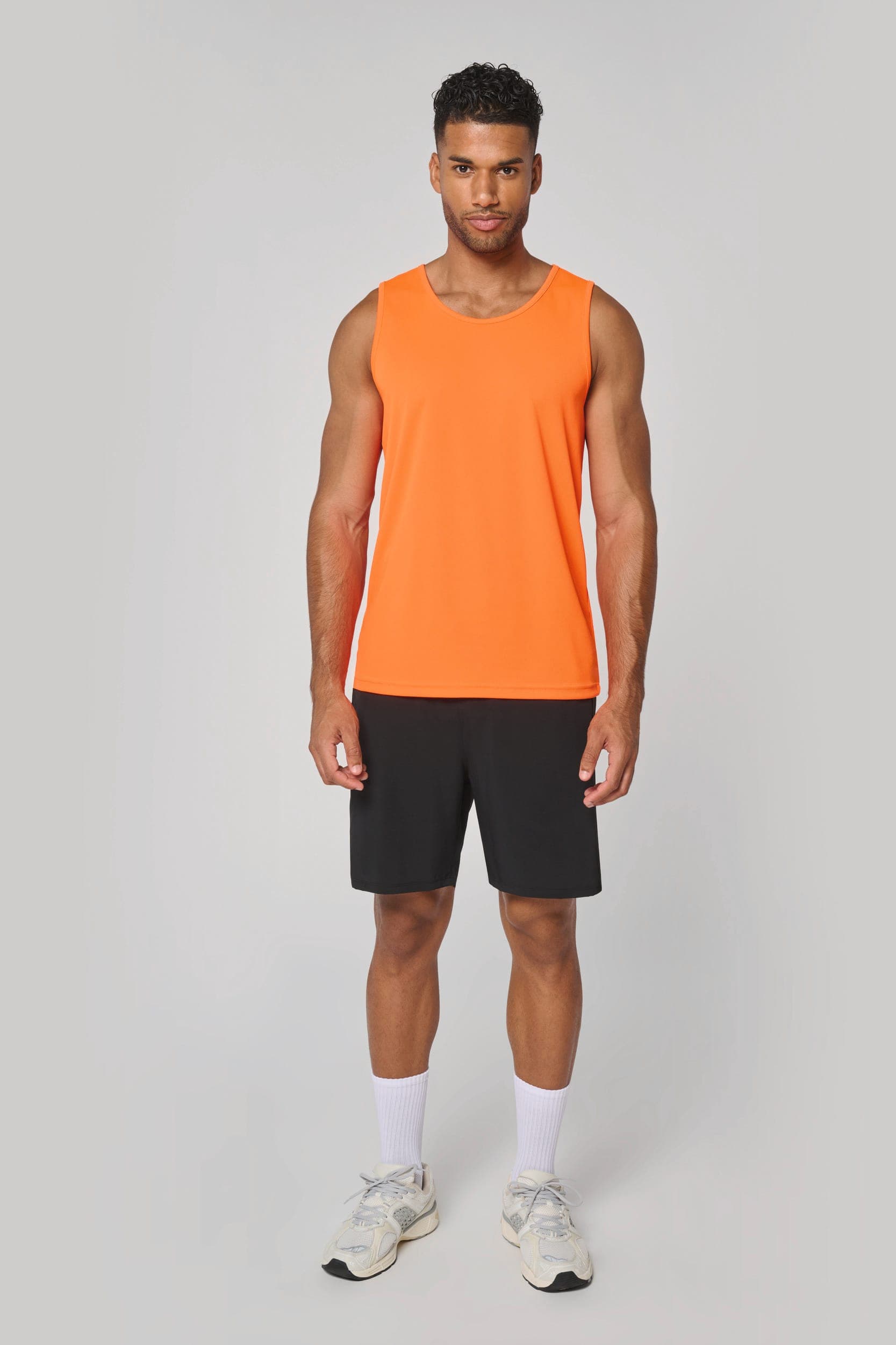 Débardeur de sport homme en situation
