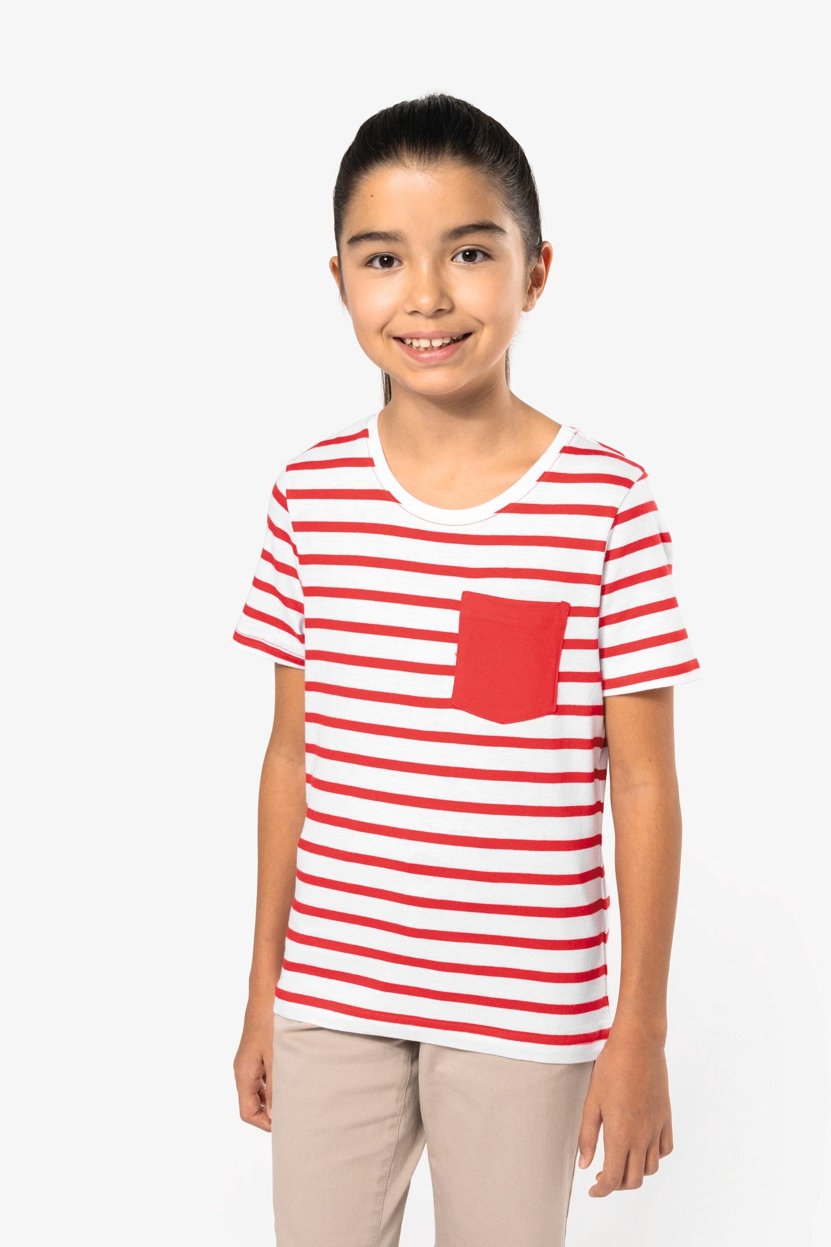 T-shirt rayé marin avec poche manches courtes enfant en situation
