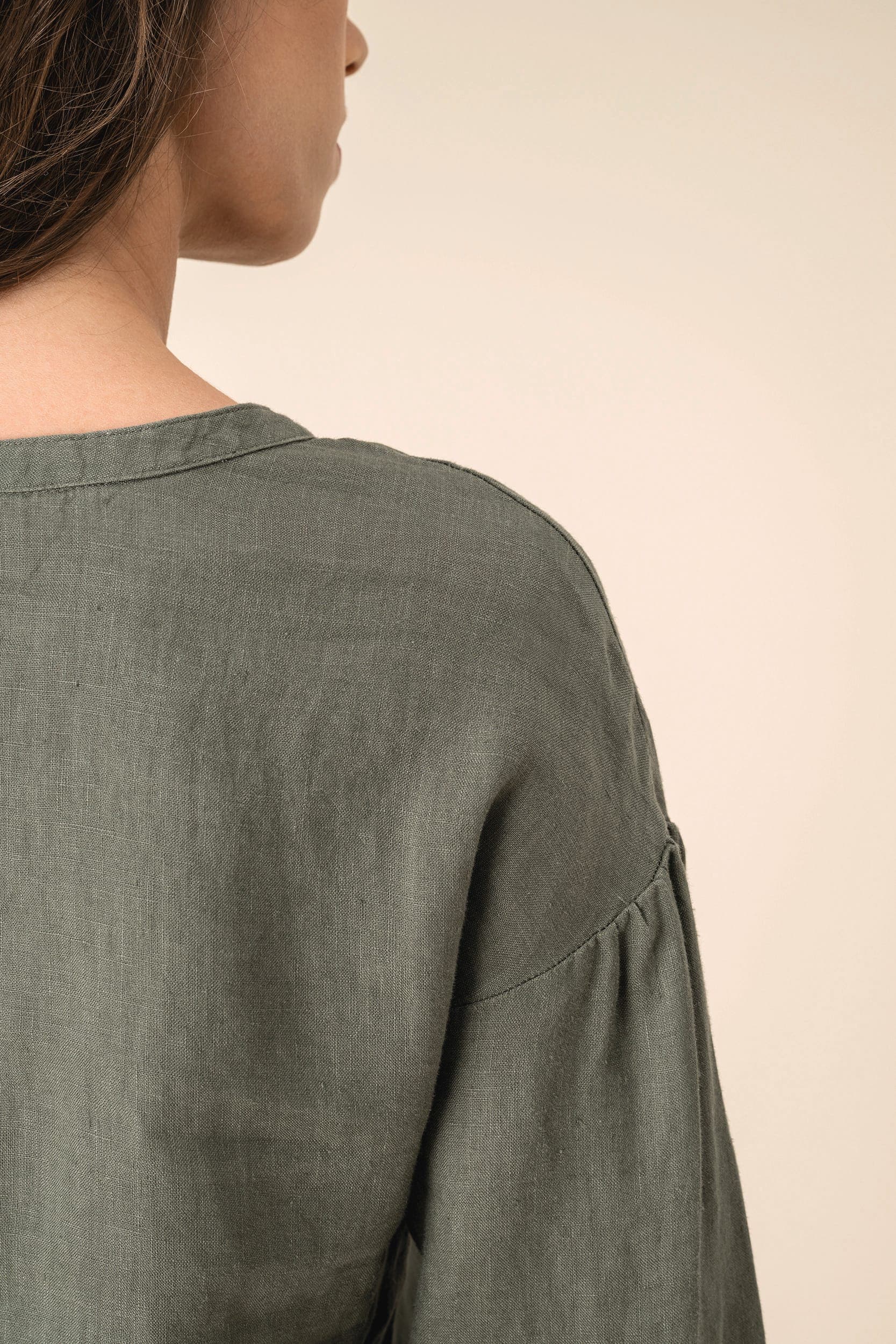 Blouse en lin femme en situation