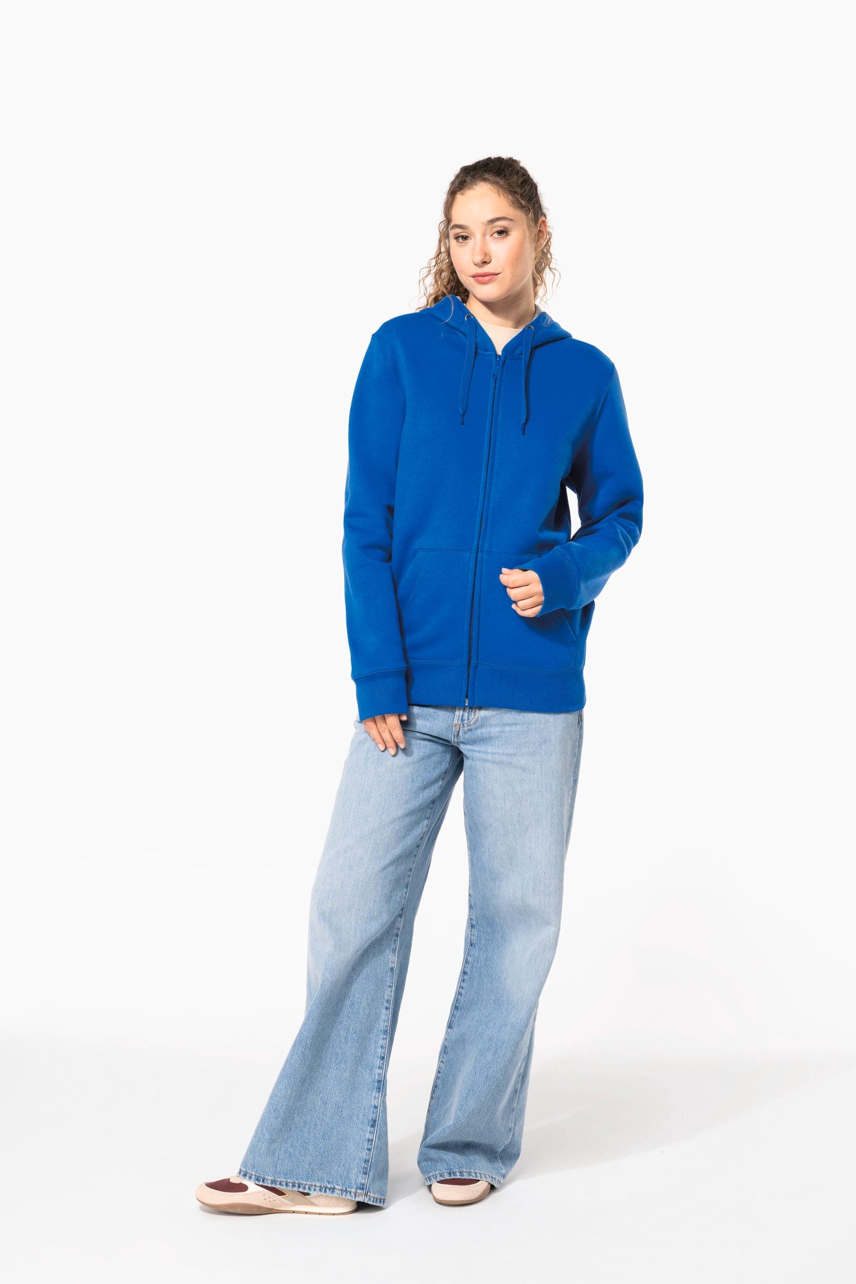 Sweat-shirt zippé capuche unisexe en situation