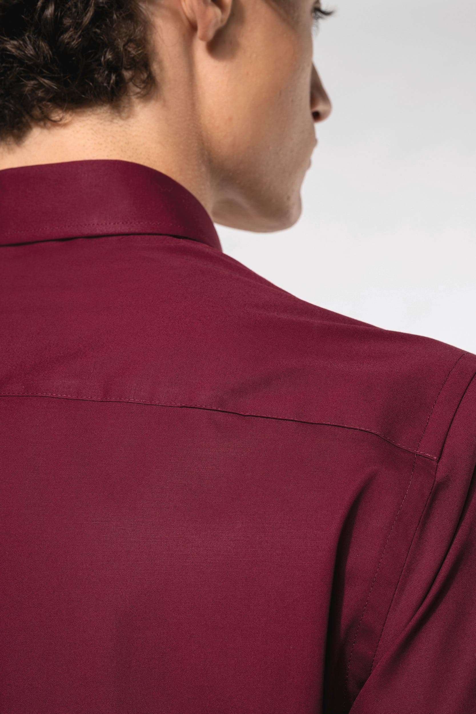 Chemise coton / élasthanne manches courtes en situation