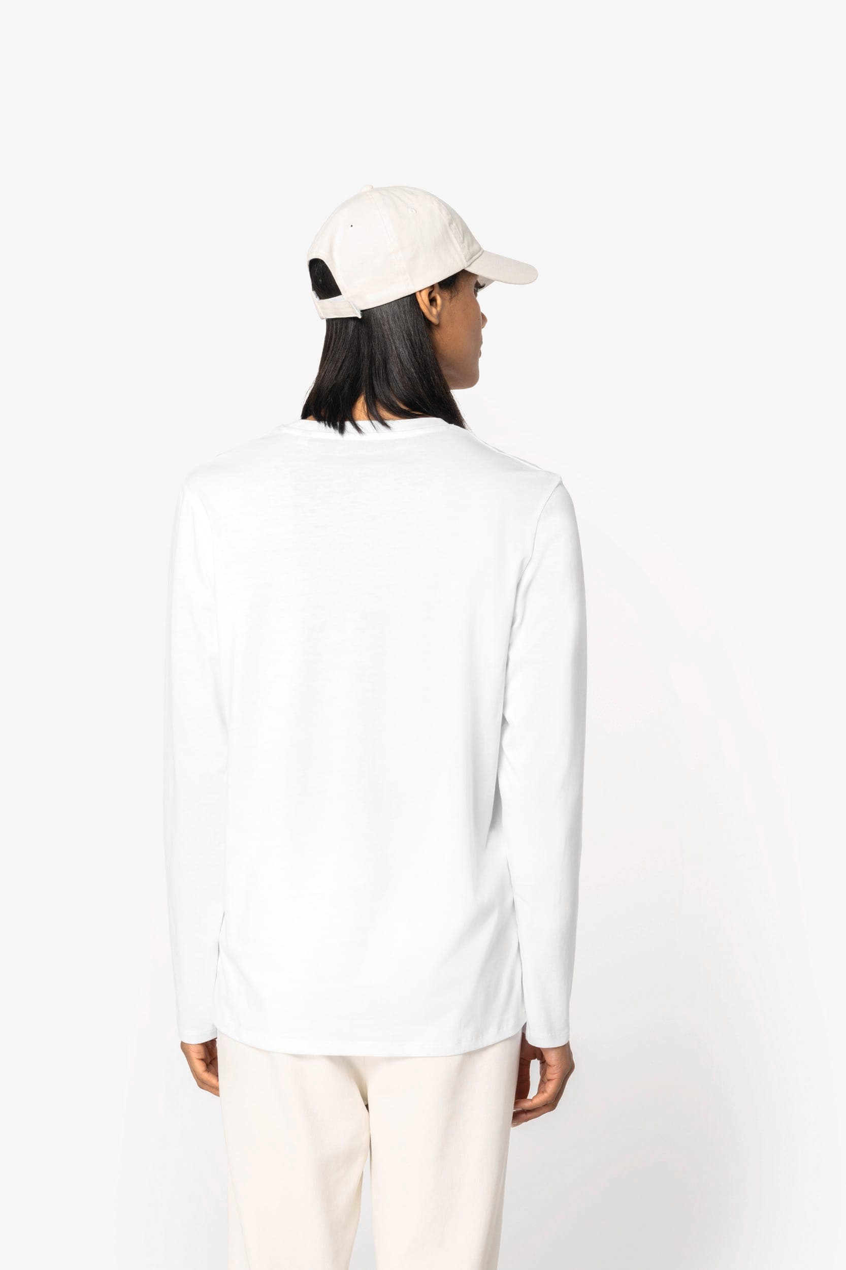 T-shirt écoresponsable manches longues unisexe en situation