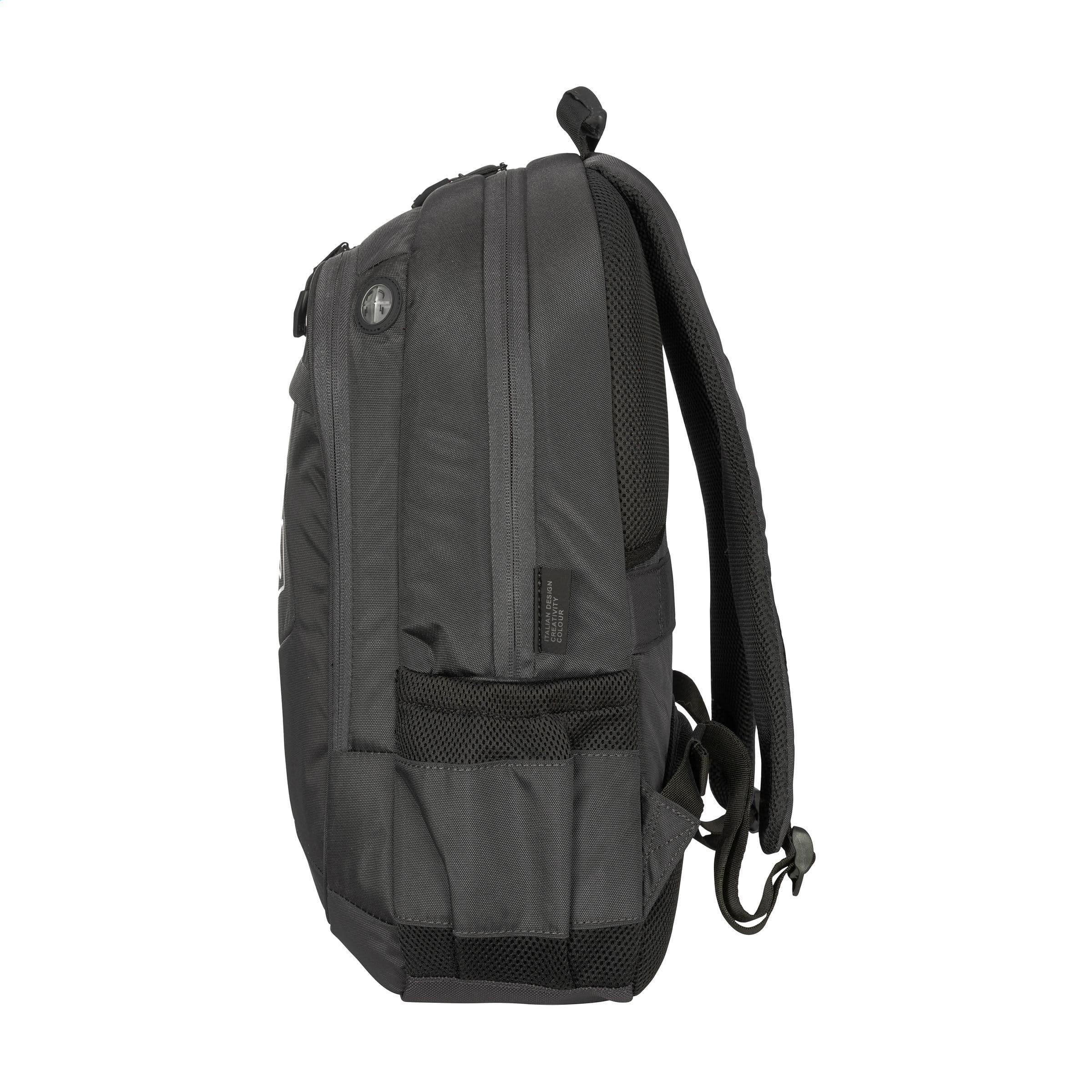 Sac à dos Tucano Lato 17 inch en situation